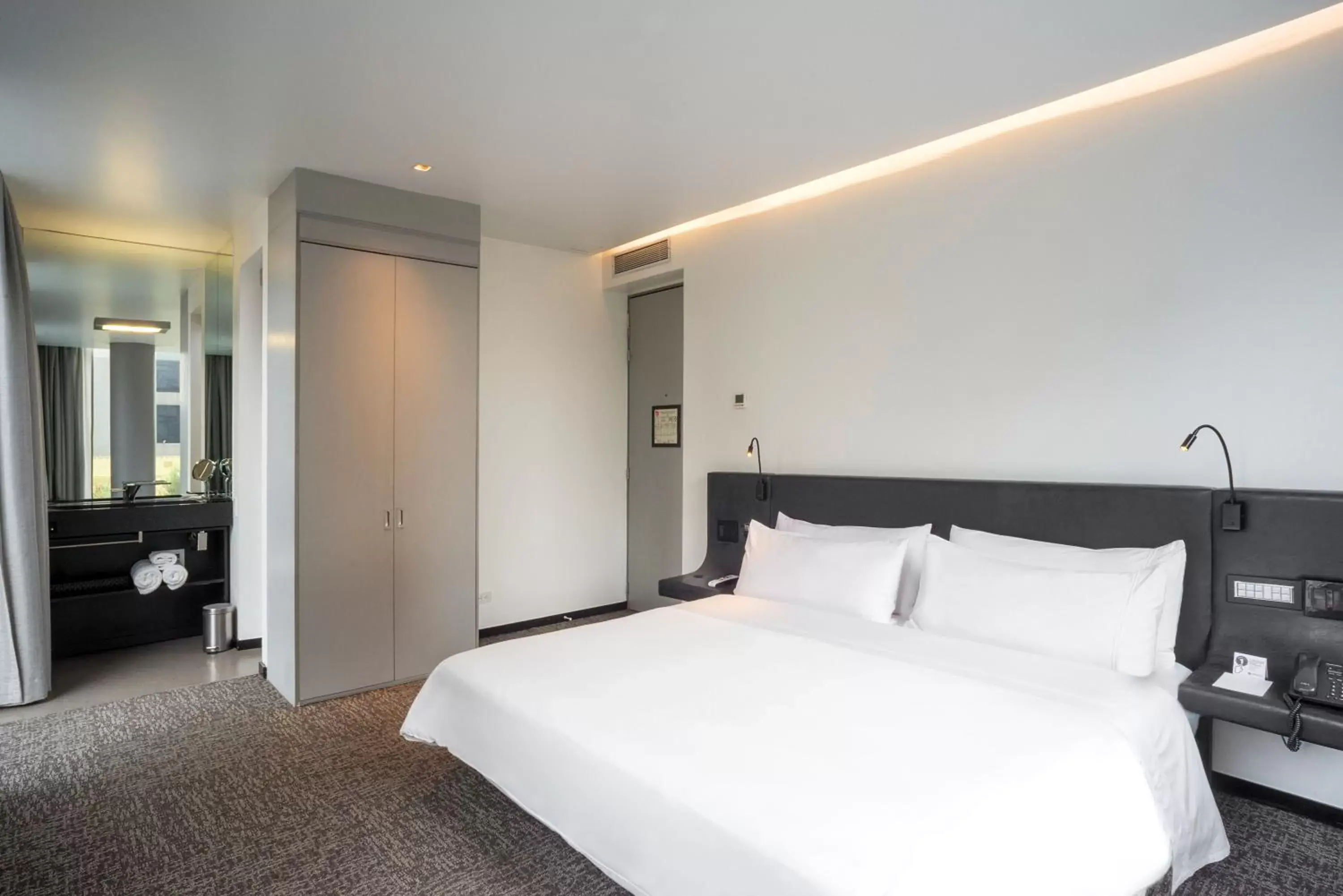 Superior Double Room (King size bed) in GHL Collection 93 Superior Double Room (King size bed) in GHL Collection 93