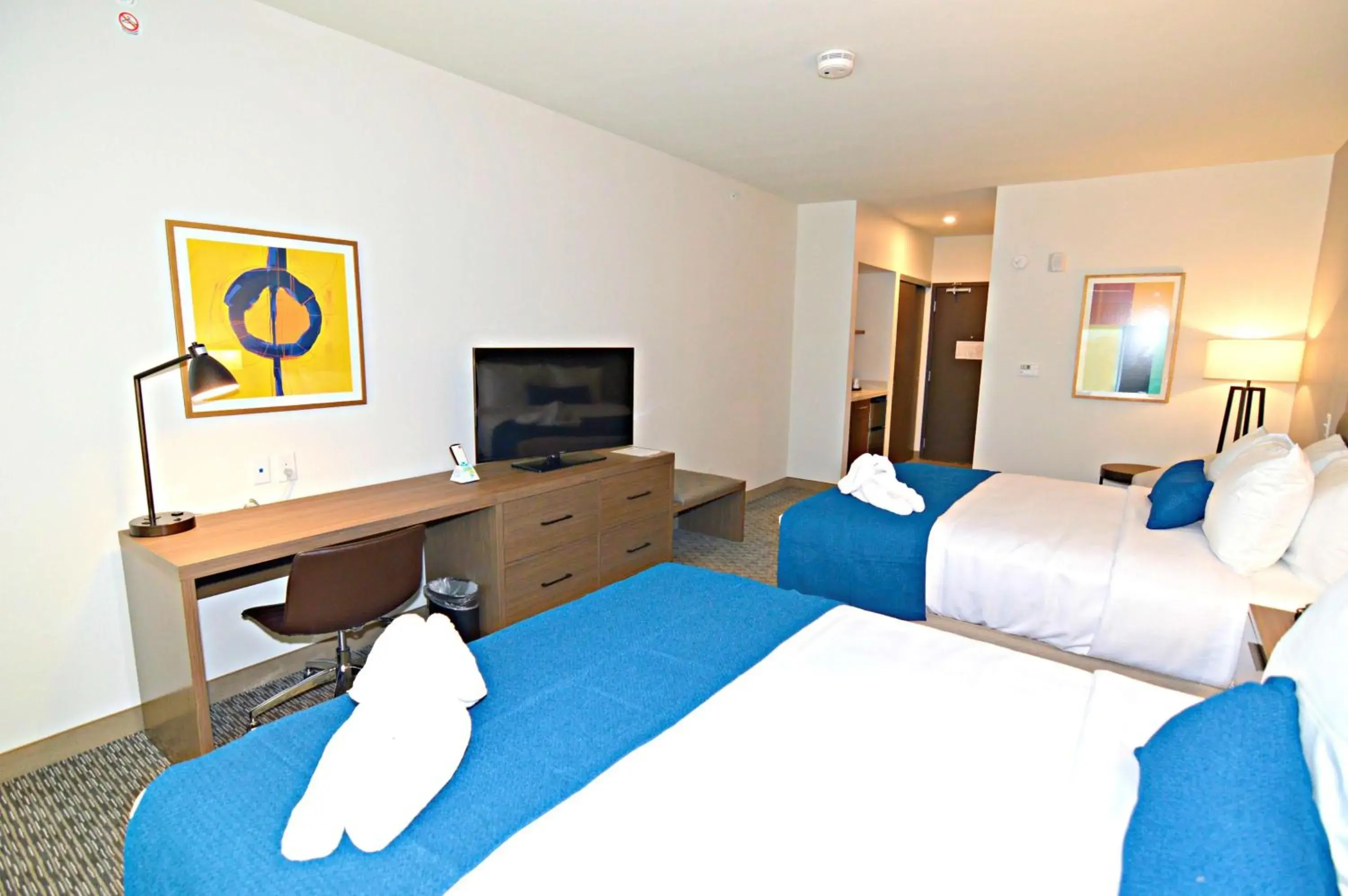 Queen Room with Two Queen Beds and Bath Tub - Disability Access in Best Western Plus Executive Residency Austin Queen Room with Two Queen Beds and Bath Tub - Disability Access in Best Western Plus Executive Residency Austin