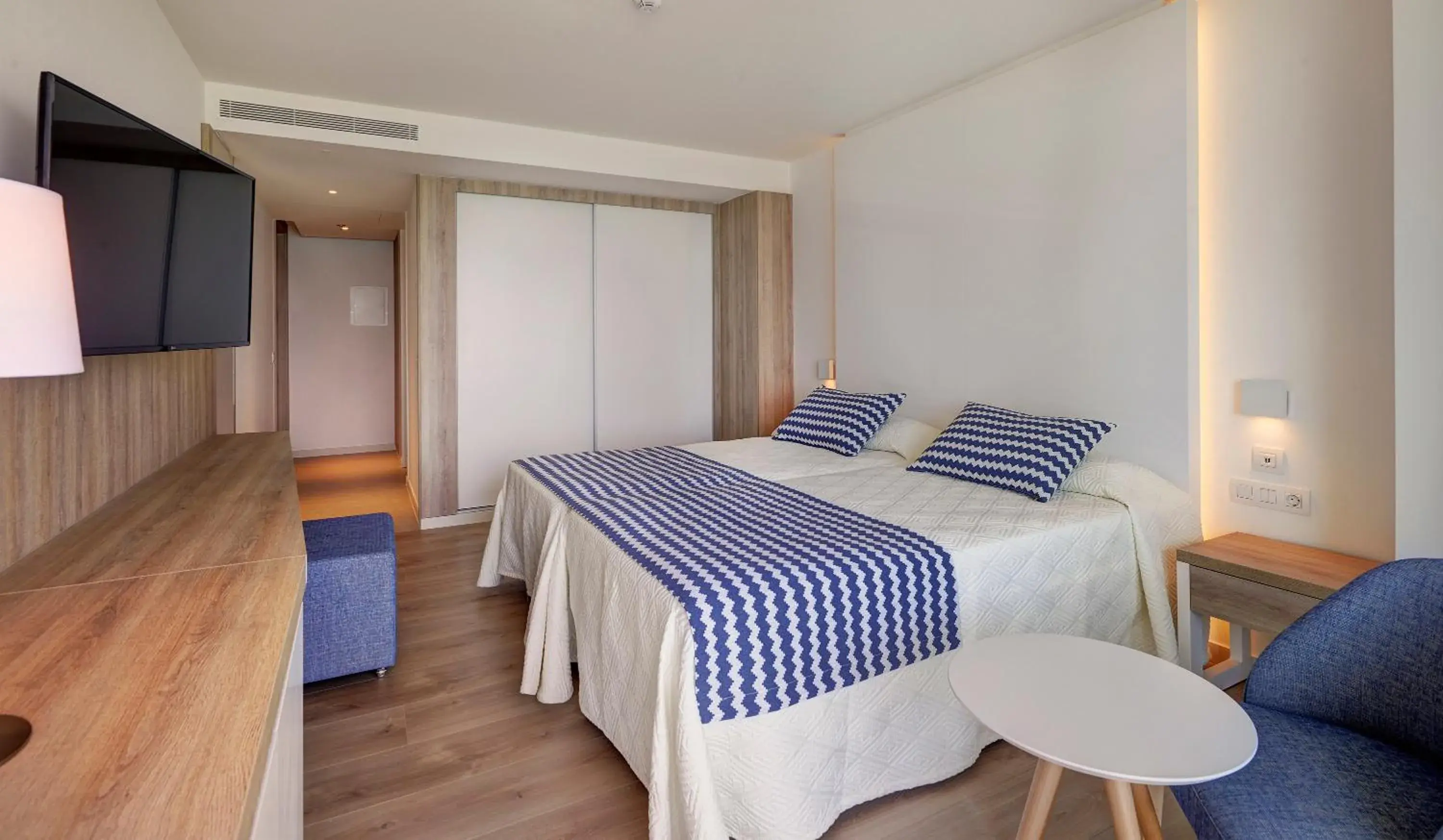 Budget Double Room in Hipotels Bahia Cala Millor - Adults Only Budget Double Room in Hipotels Bahia Cala Millor - Adults Only