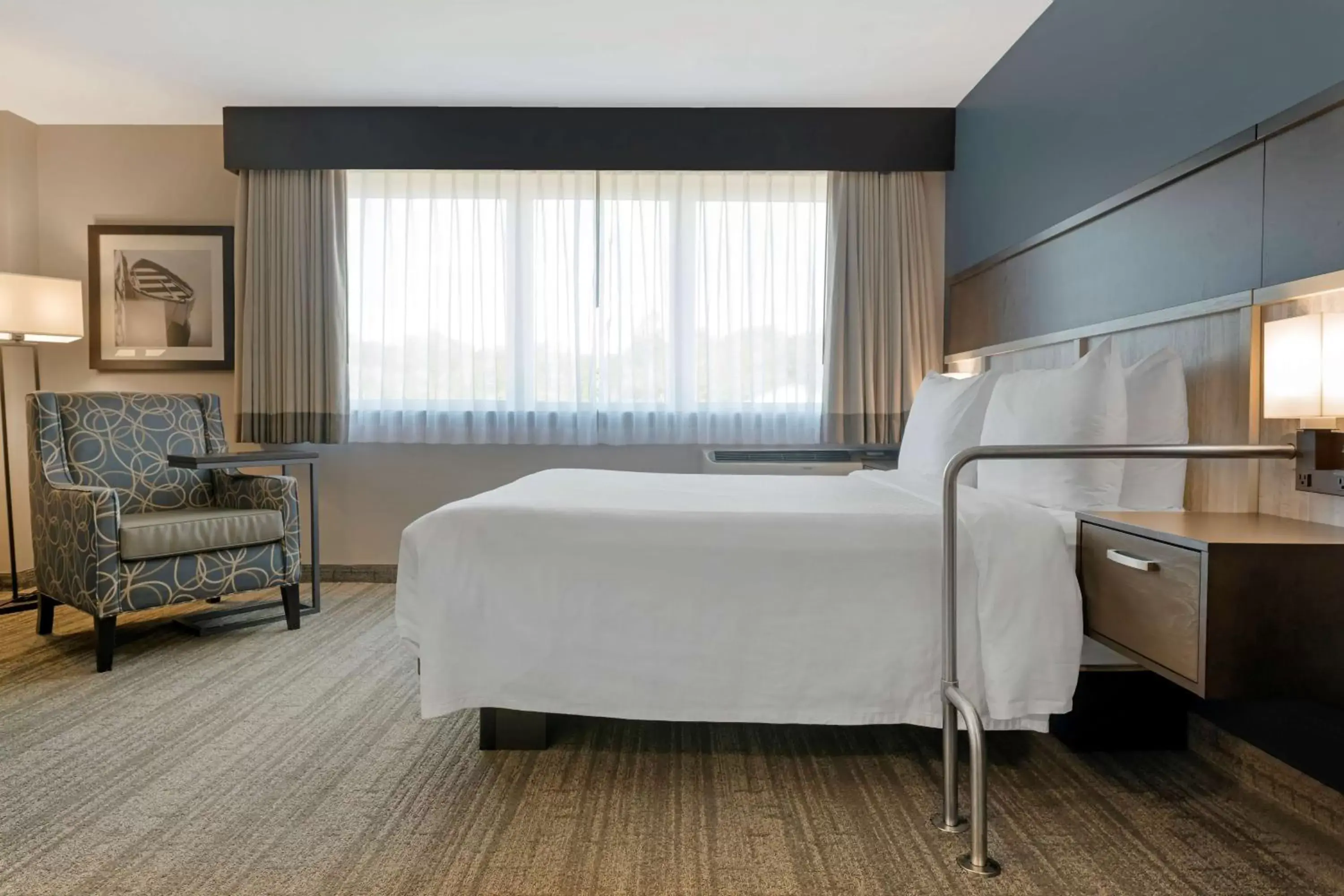 Queen Room with Roll-in Shower in Best Western Plus Chocolate Lake Hotel - Halifax Queen Room with Roll-in Shower in Best Western Plus Chocolate Lake Hotel - Halifax