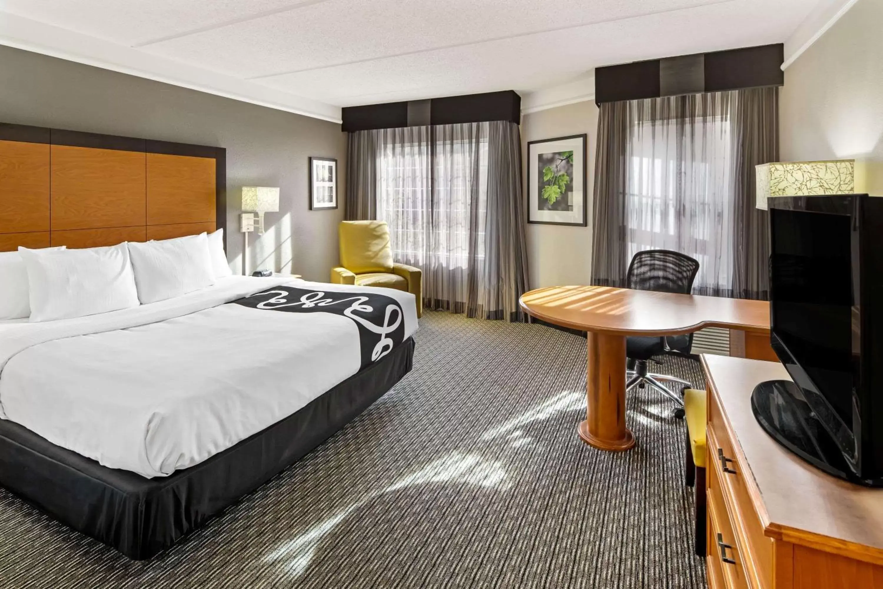 King Room with Mini Fridge in La Quinta by Wyndham Macon King Room with Mini Fridge in La Quinta by Wyndham Macon