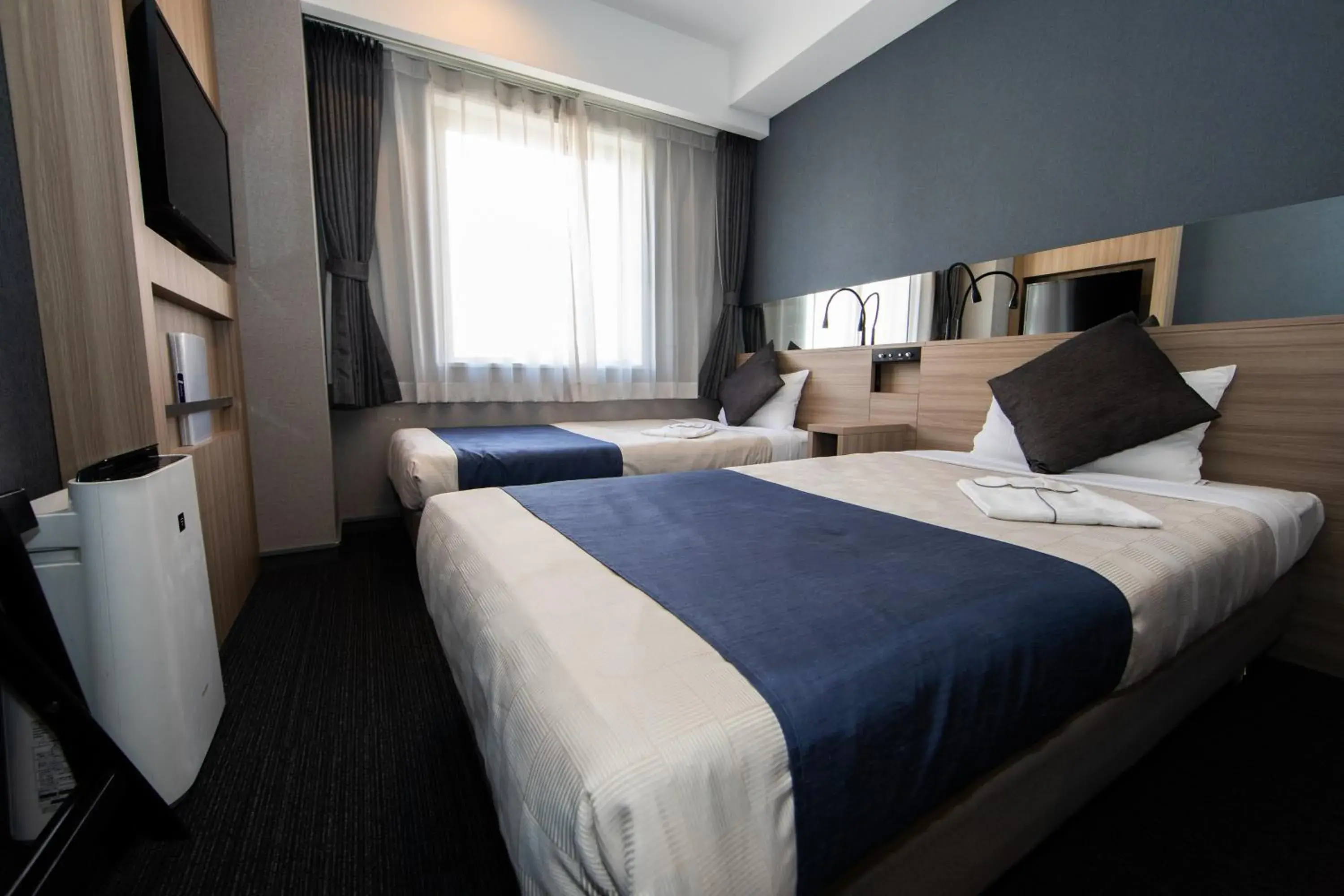 Moderate Twin Room - Non-Smoking in Quintessa Hotel Osaka Shinsaibashi Comic & Books Moderate Twin Room - Non-Smoking in Quintessa Hotel Osaka Shinsaibashi Comic & Books