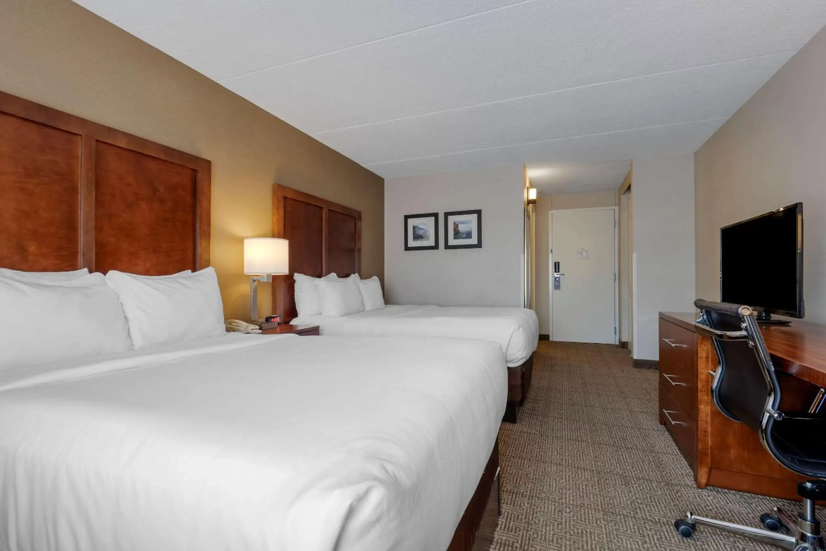 Double Room with Two Double Beds in Comfort Inn The Pointe Double Room with Two Double Beds in Comfort Inn The Pointe