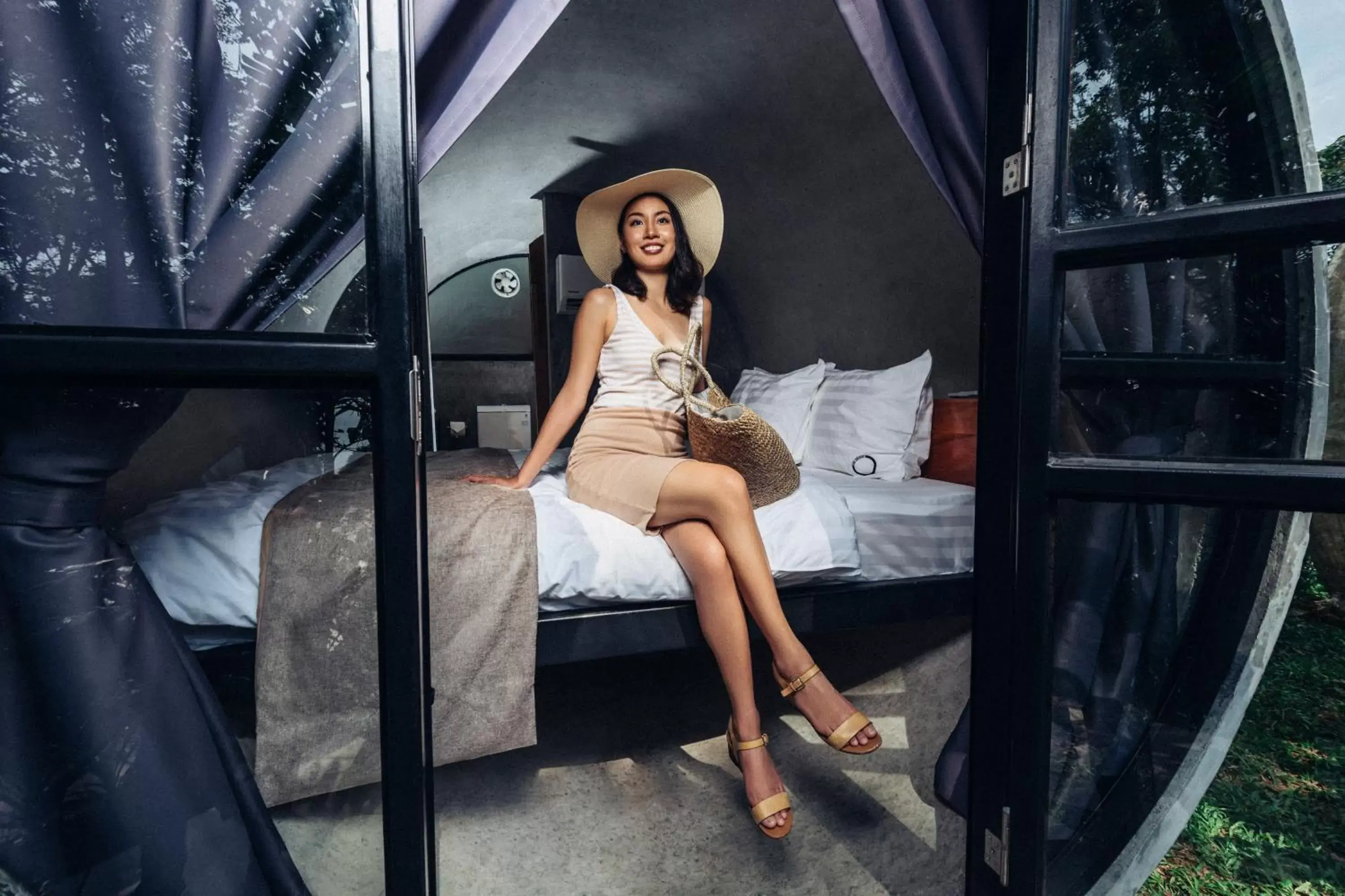 Deluxe Double Room with Sea View in The Culvert Deluxe Double Room with Sea View in The Culvert