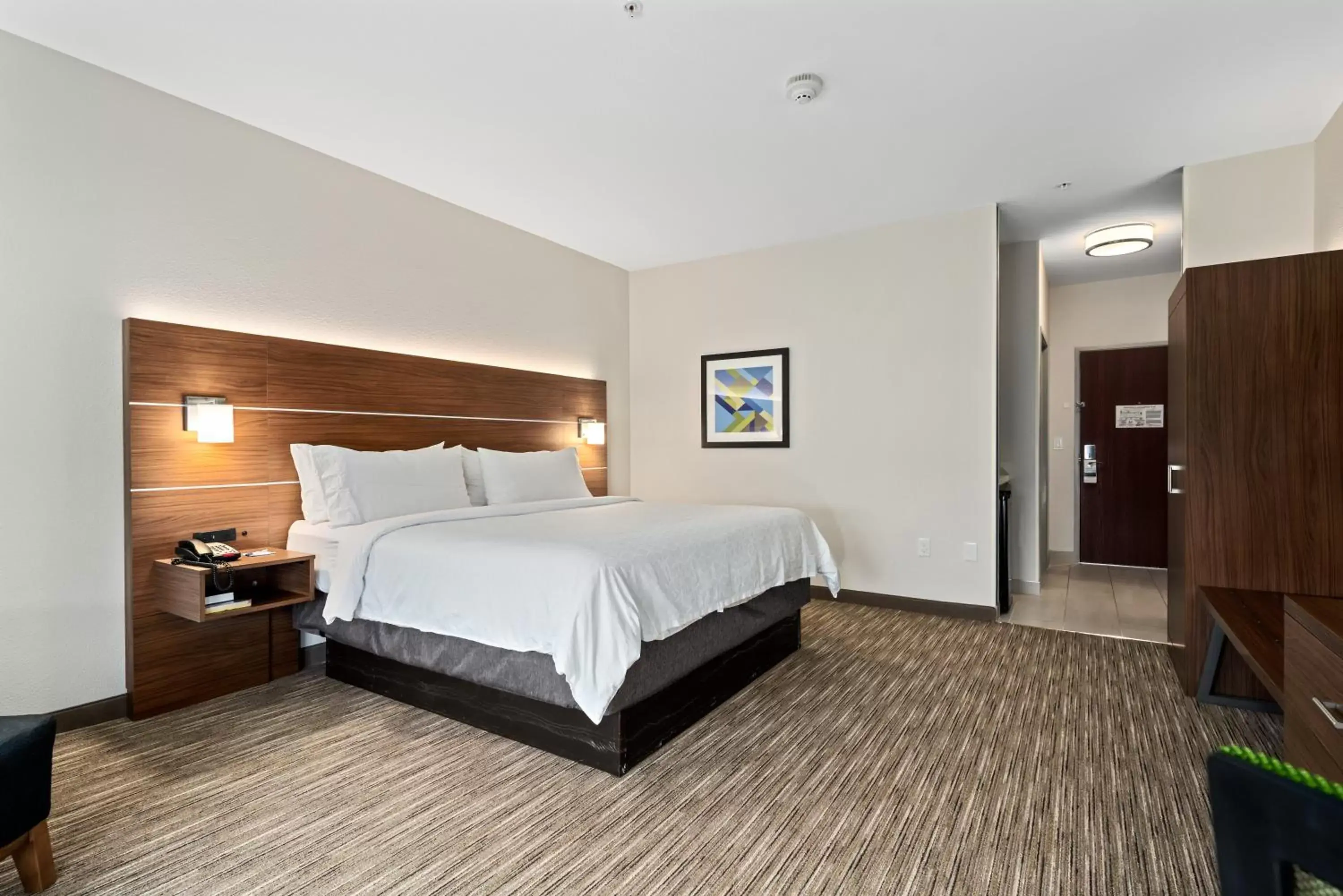 Standard Room in Holiday Inn Express & Suites Van Buren-Fort Smith Area, an IHG Hotel Standard Room in Holiday Inn Express & Suites Van Buren-Fort Smith Area, an IHG Hotel