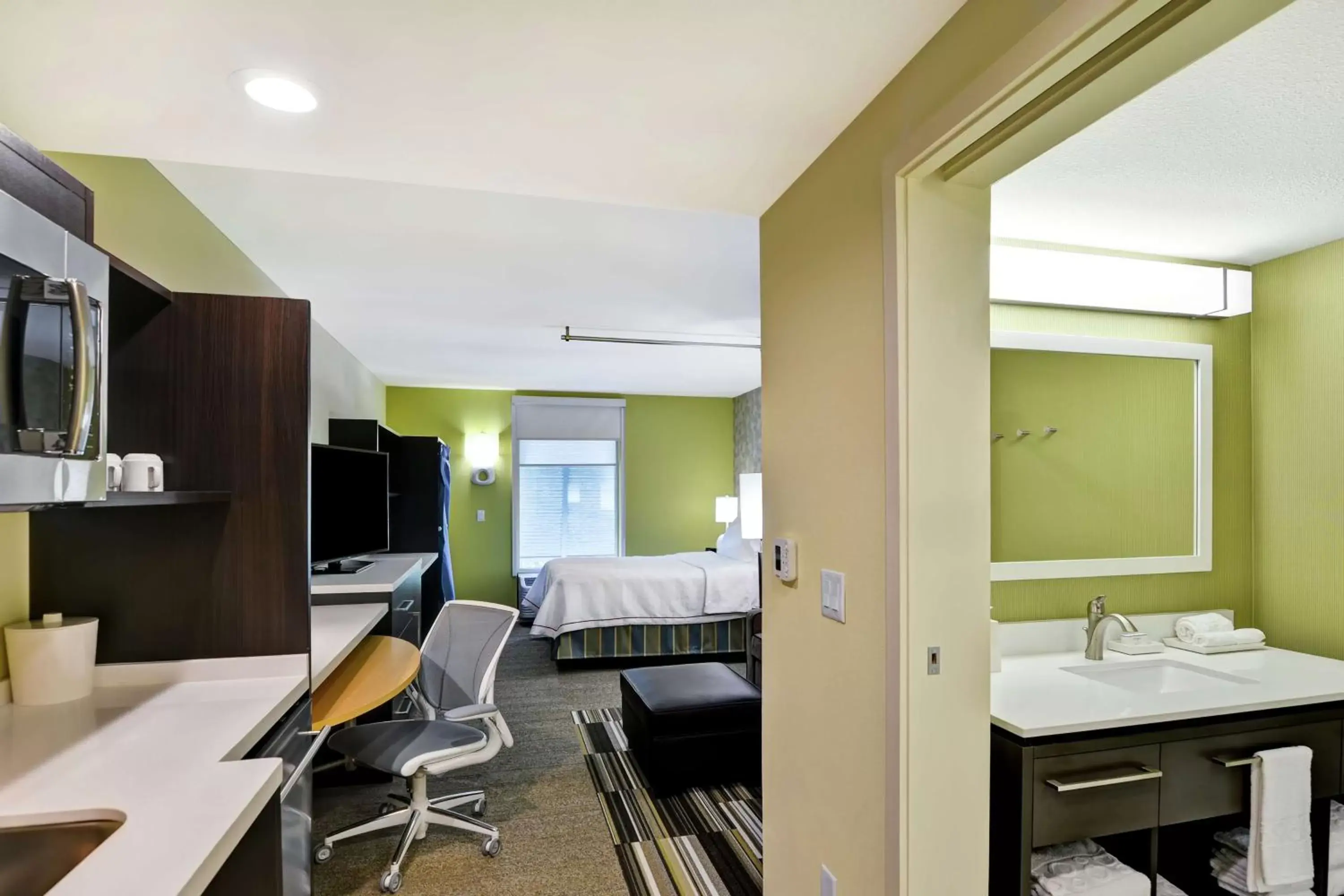 Queen Studio - Non-Smoking in Home2 Suites By Hilton Hilton Head Queen Studio - Non-Smoking in Home2 Suites By Hilton Hilton Head