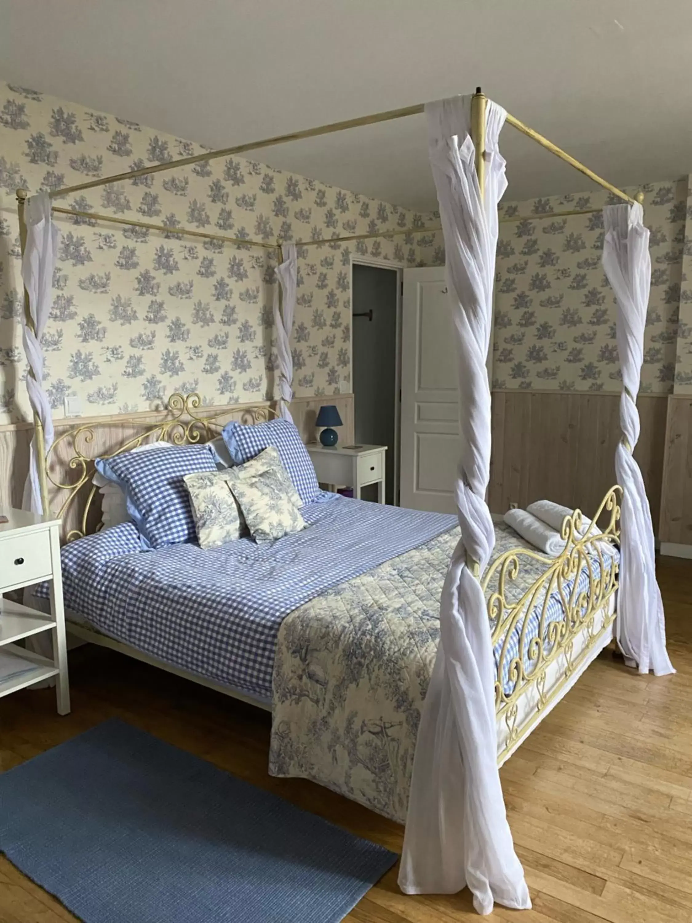 Deluxe Double Room in Fleur de Lys Deluxe Double Room in Fleur de Lys