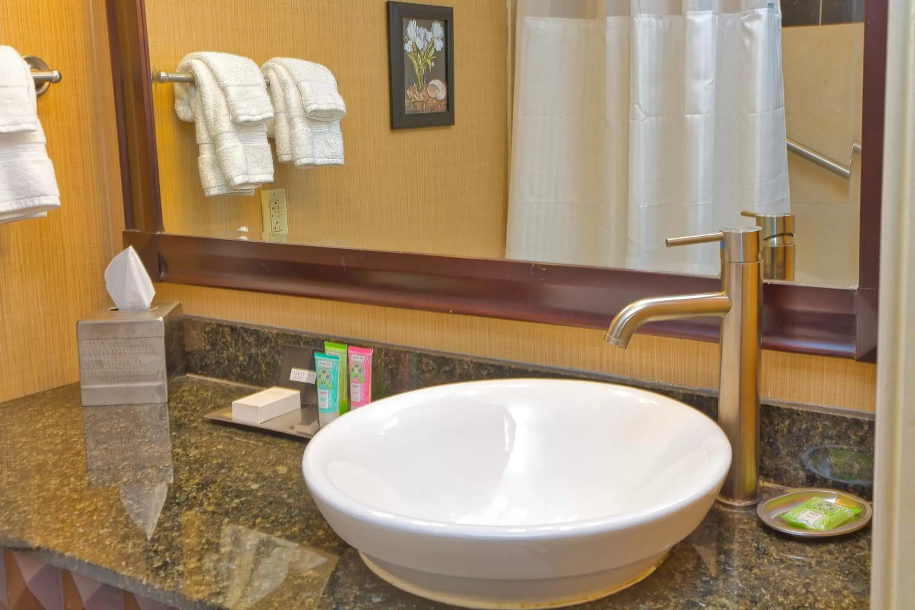 Two-Bedroom Luxury King Suite - Non-Smoking in Wyndham Grand Pittsburgh Two-Bedroom Luxury King Suite - Non-Smoking in Wyndham Grand Pittsburgh