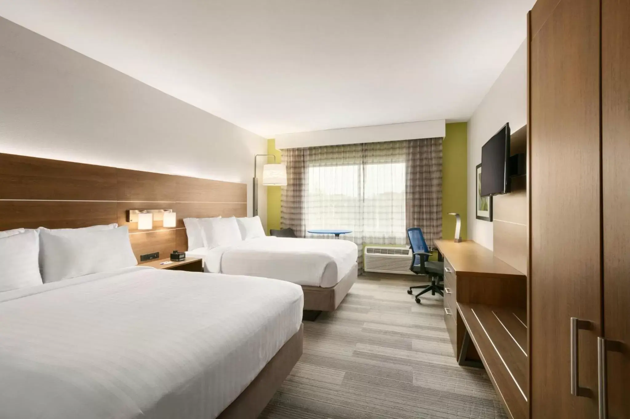 Double Suite in Holiday Inn Express & Suites Salisbury by IHG Double Suite in Holiday Inn Express & Suites Salisbury by IHG