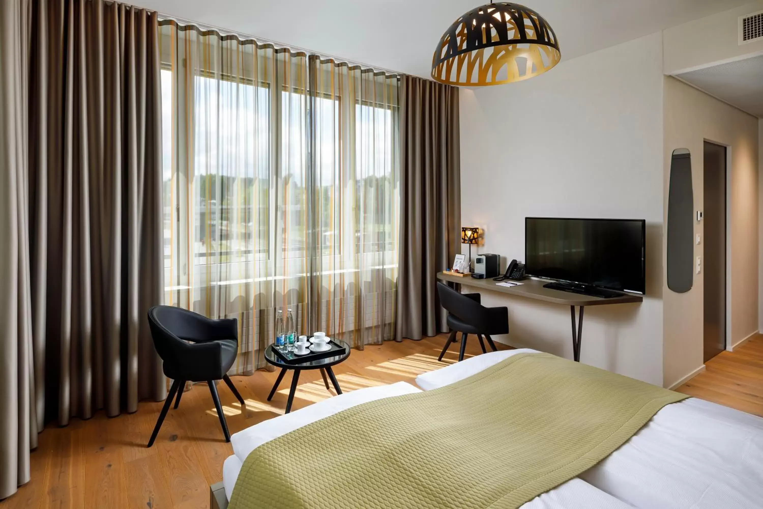 Deluxe Double Room with Bath in Focus Hotel Deluxe Double Room with Bath in Focus Hotel