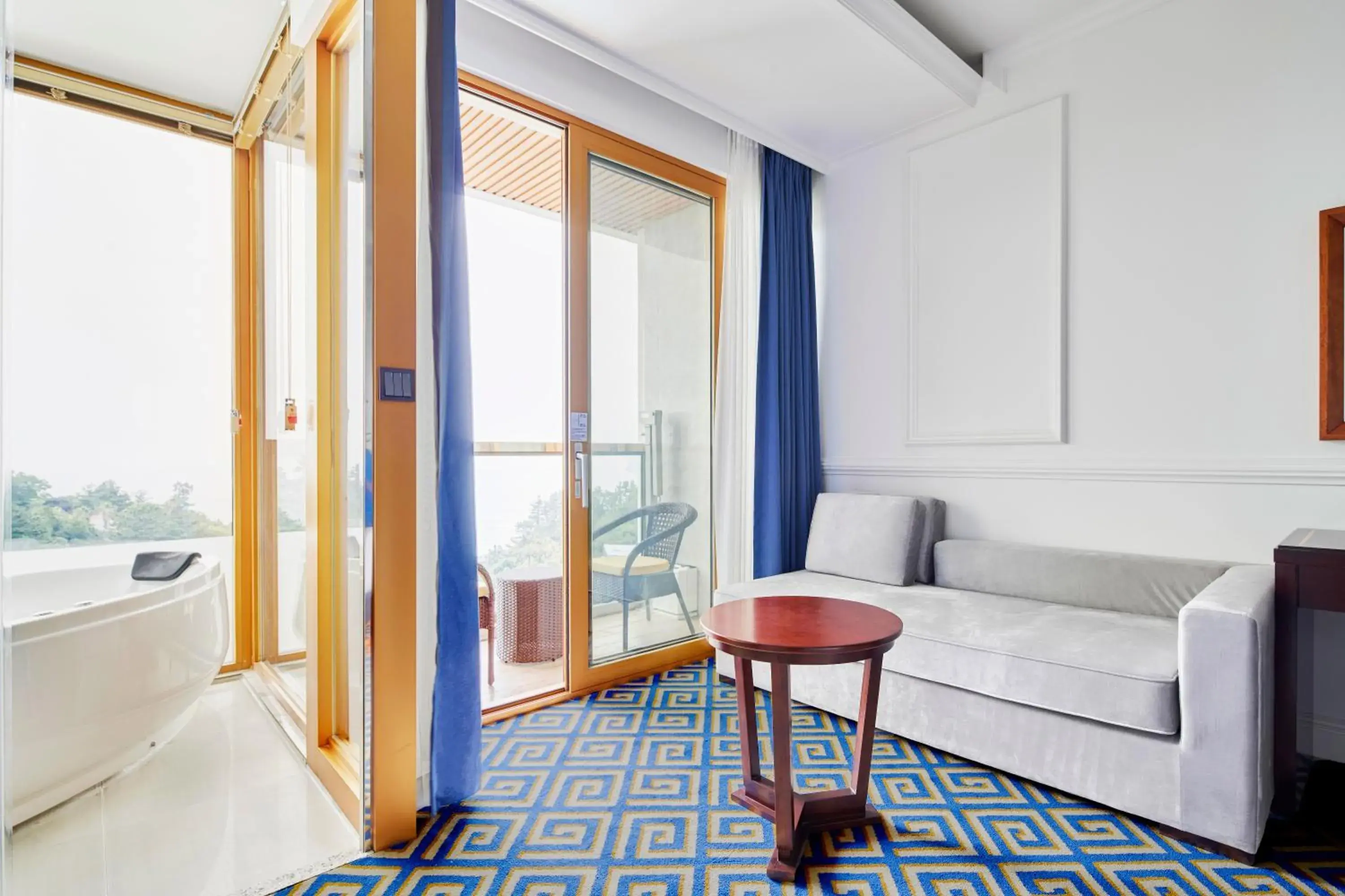 Ocean View Large King in GoldOne Hotel & Suites Ocean View Large King in GoldOne Hotel & Suites