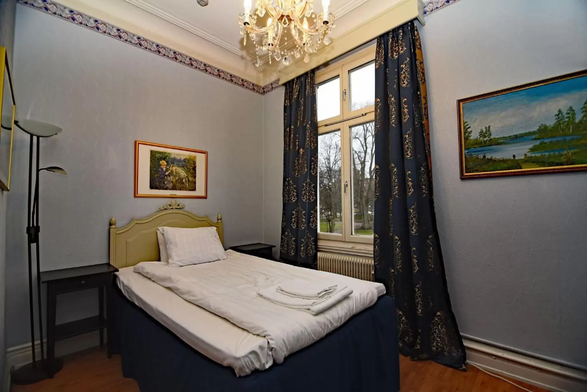 Economy Single Room in Park Hotel Linköping Fawlty Towers Economy Single Room in Park Hotel Linköping Fawlty Towers