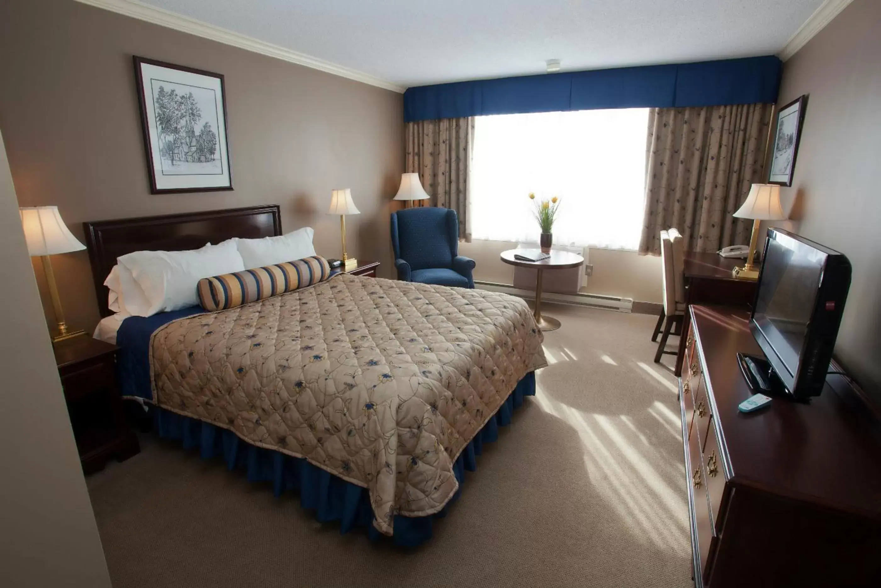 Standard Queen Room in The Fredericton Inn Standard Queen Room in The Fredericton Inn