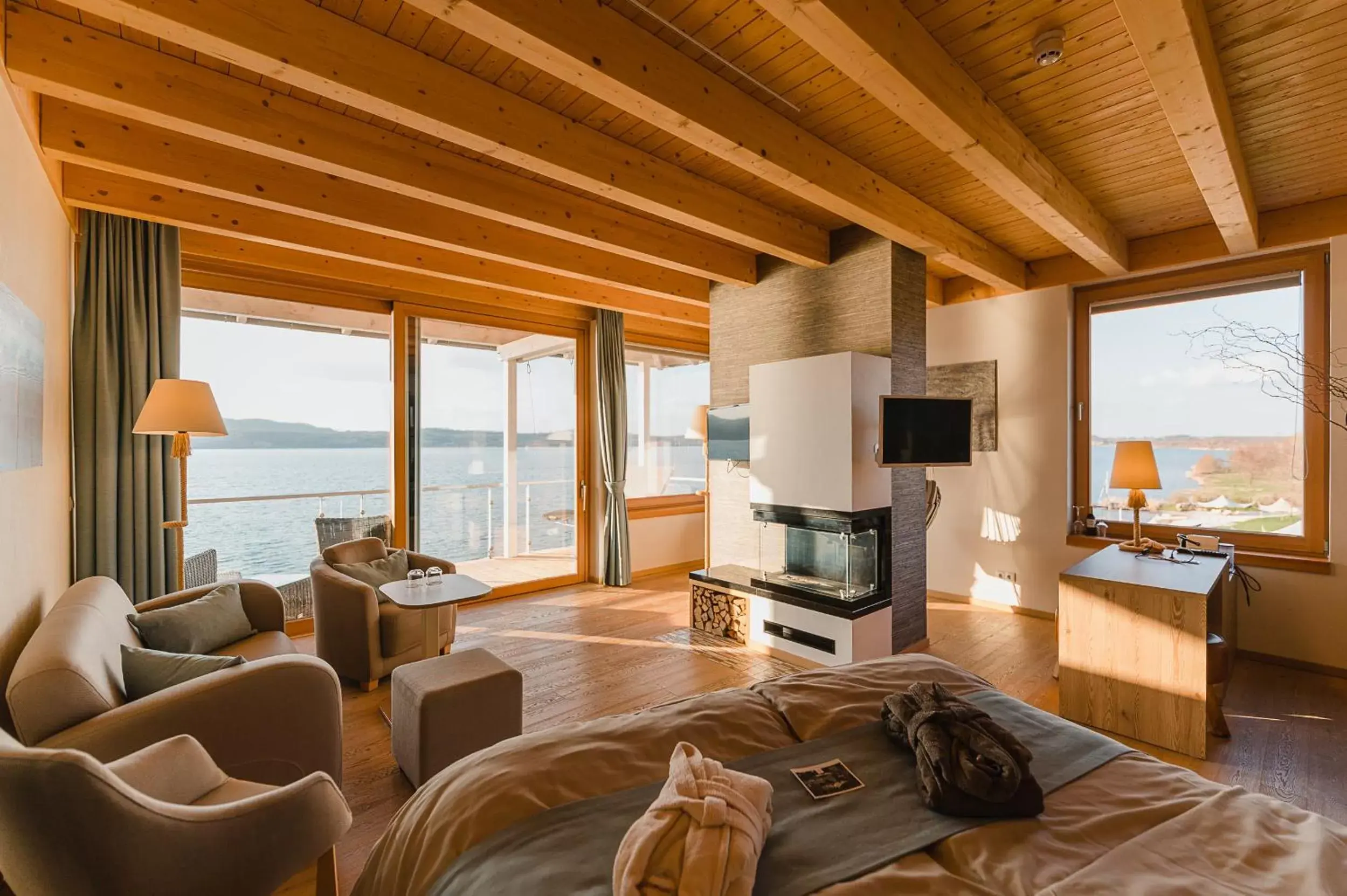 Luxury Suite with Balcony and Lake View - single occupancy in Insel der Sinne Luxury Suite with Balcony and Lake View - single occupancy in Insel der Sinne