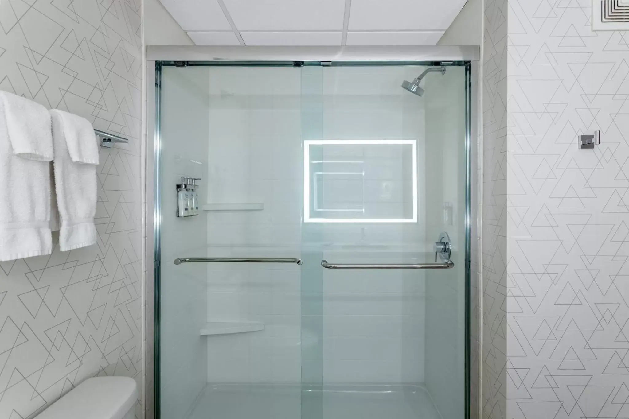 Standard King Room with Sofa Bed in Holiday Inn Express Hotel & Suites-St. Paul by IHG Standard King Room with Sofa Bed in Holiday Inn Express Hotel & Suites-St. Paul by IHG