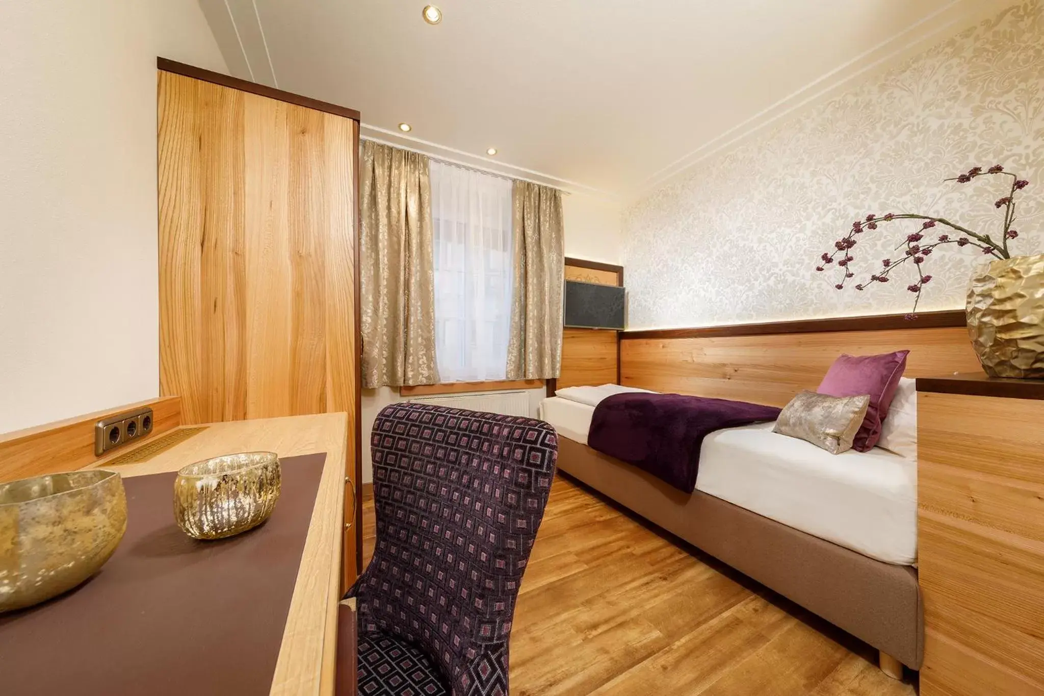 Classic Single Room in Hotel Schlosskrone Classic Single Room in Hotel Schlosskrone