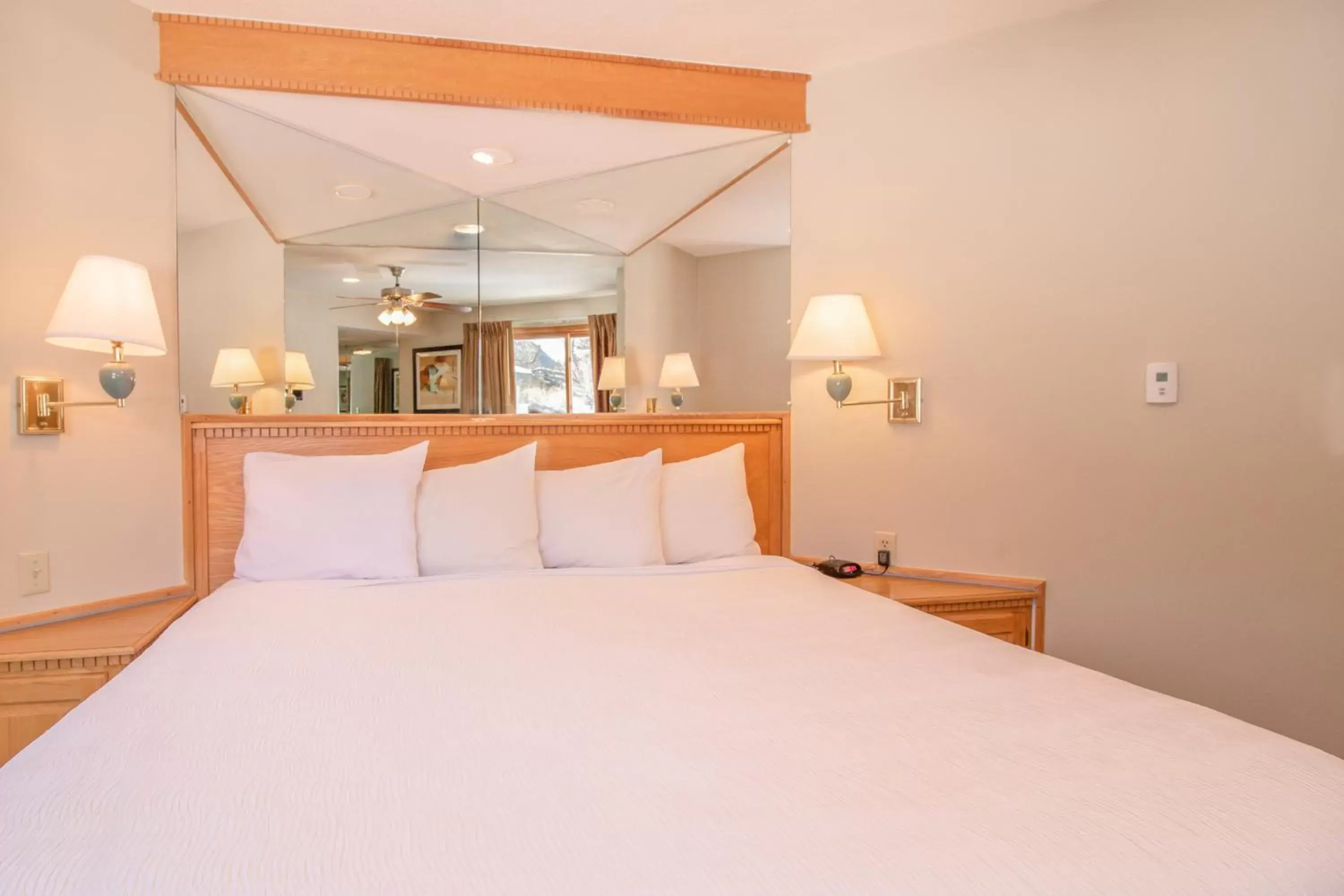 Two Room Jacuzzi Suite 07 in Murphy's Resort Two Room Jacuzzi Suite 07 in Murphy's Resort