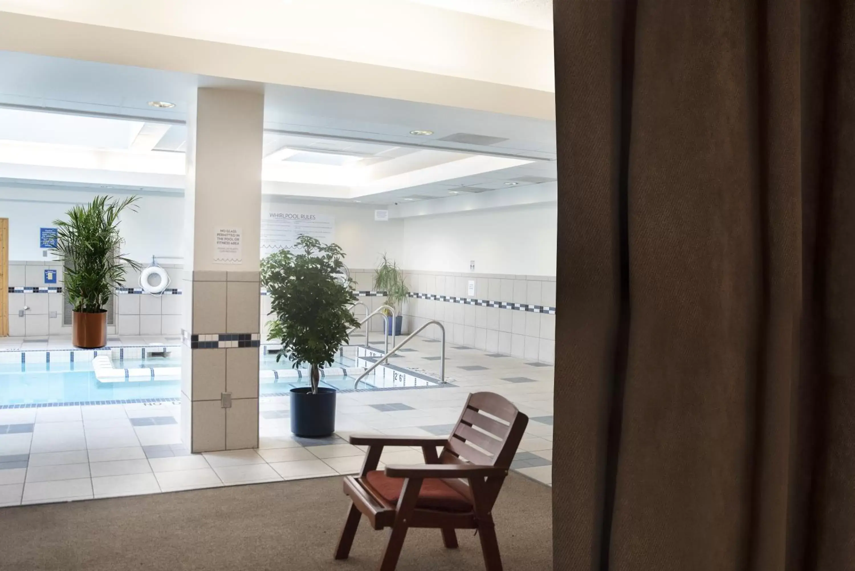 King Room with Pool View in The Madison Concourse Hotel King Room with Pool View in The Madison Concourse Hotel