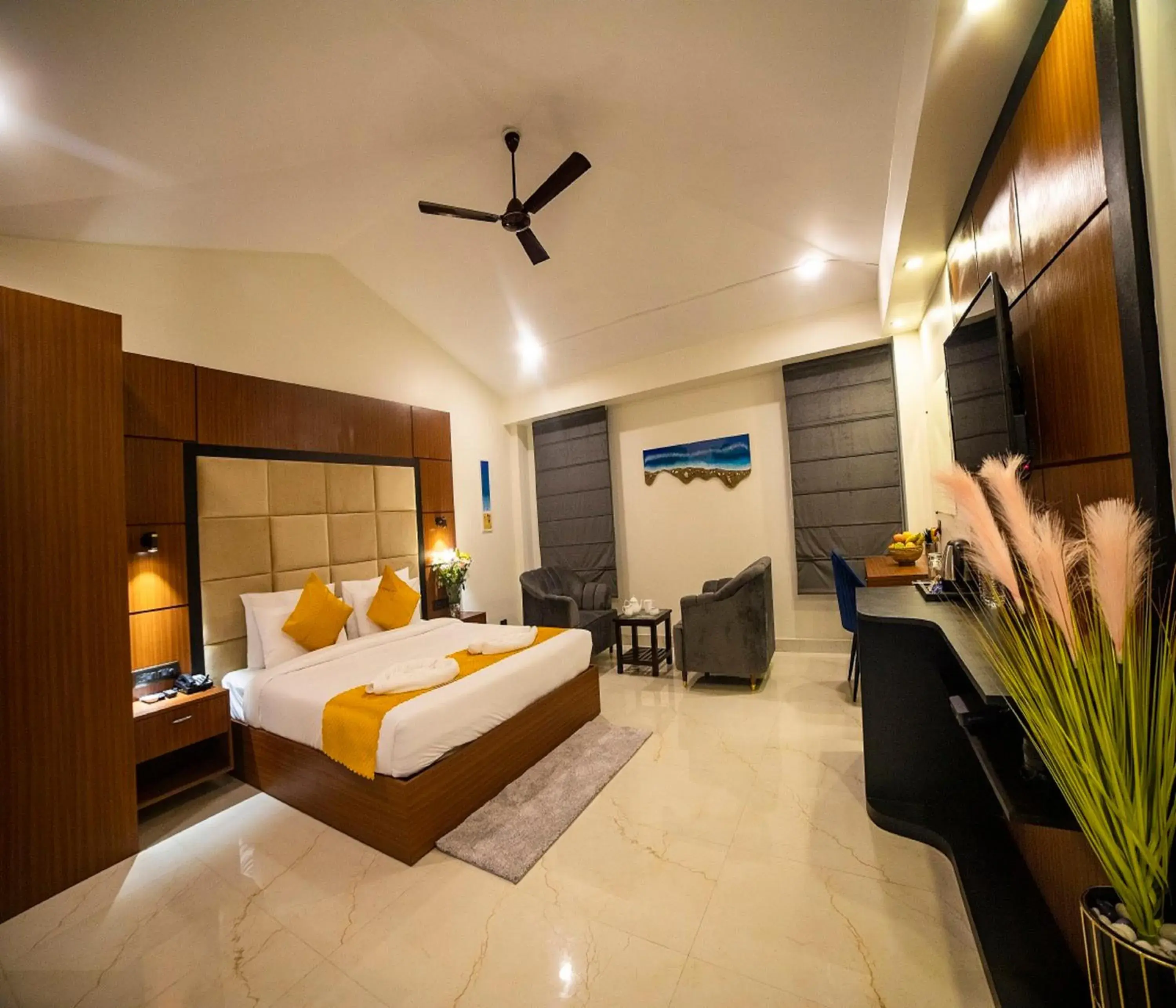 Superior King Room in HUE GUH The Porto Candolim Superior King Room in HUE GUH The Porto Candolim
