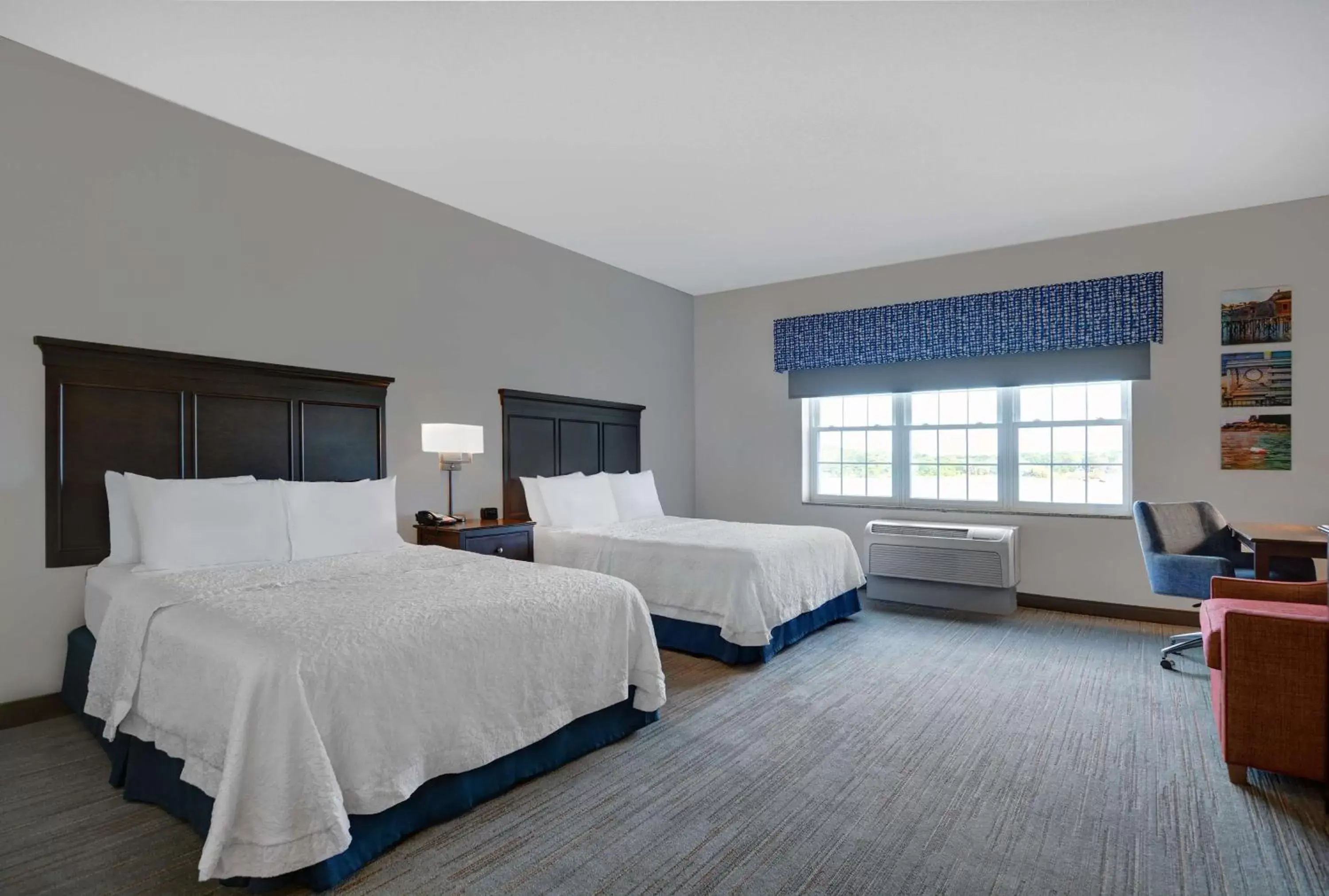 Queen Room with Two Queen Beds - Disability Access Non-Smoking in Hampton Inn Bath - Brunswick Area , ME Queen Room with Two Queen Beds - Disability Access Non-Smoking in Hampton Inn Bath - Brunswick Area , ME