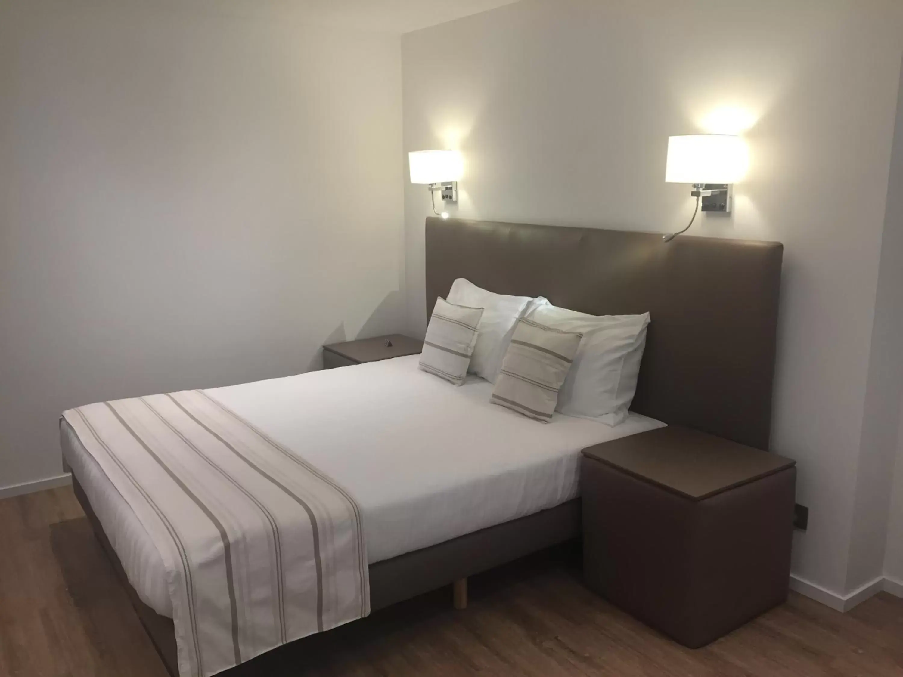 Superior Deluxe Double or Twin Room in Shelter-rooms Superior Deluxe Double or Twin Room in Shelter-rooms