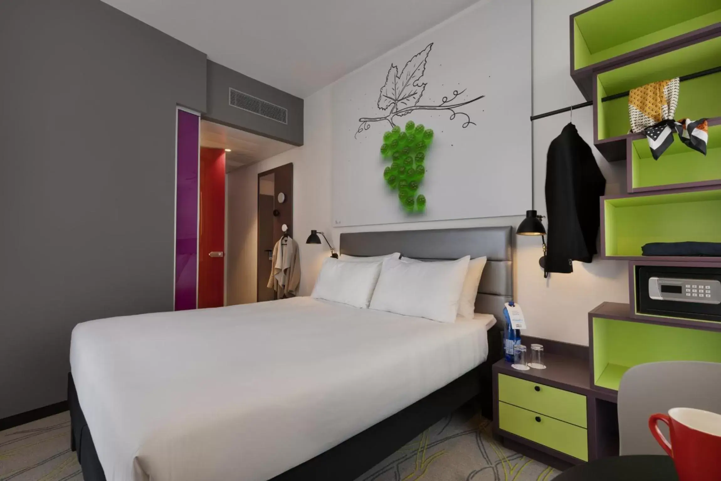 Standard Queen Room in Ibis Styles Jerusalem City Center - An AccorHotels Brand Standard Queen Room in Ibis Styles Jerusalem City Center - An AccorHotels Brand