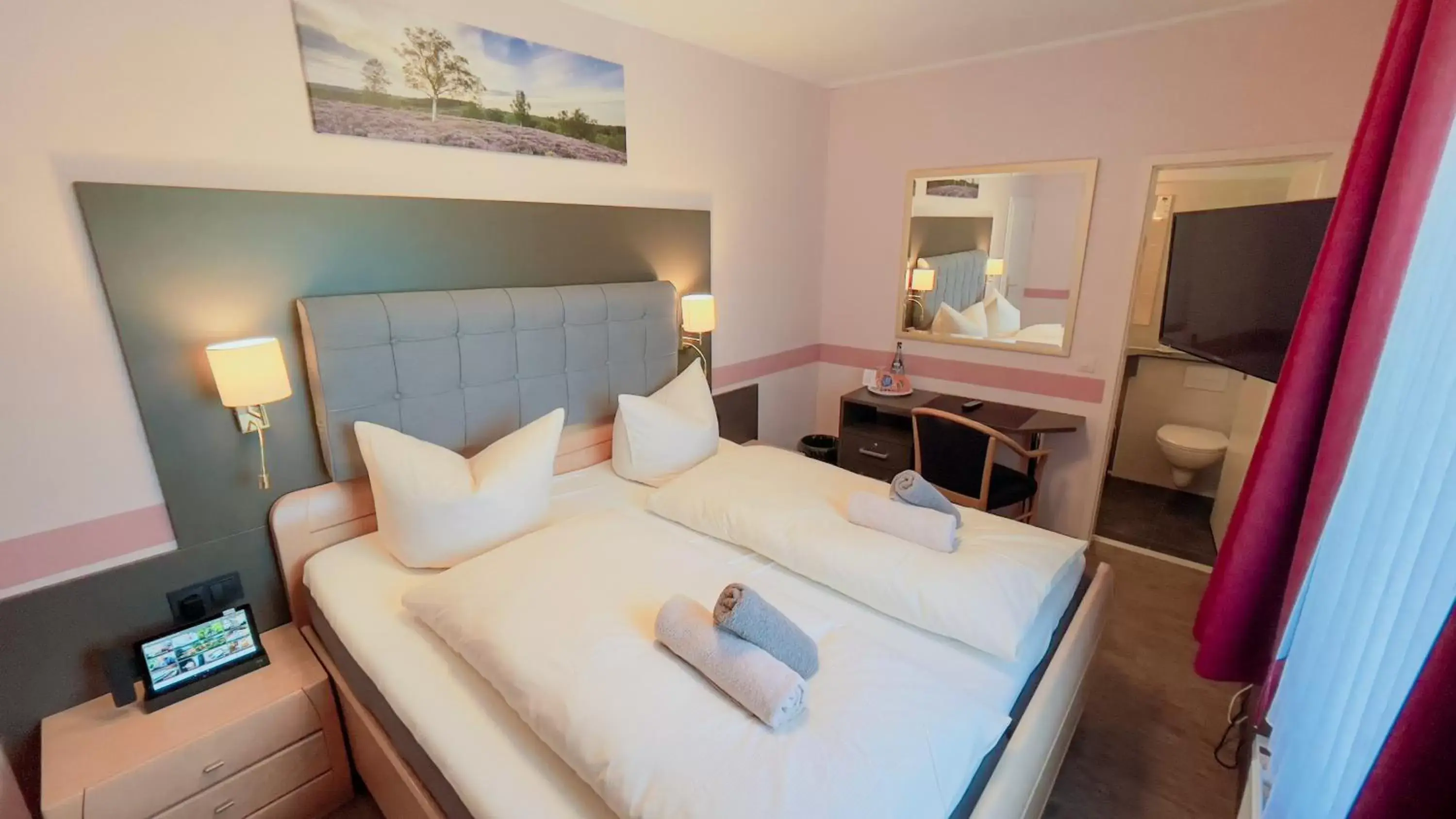 Small Double Room - single occupancy in Hotel Schnehagen Small Double Room - single occupancy in Hotel Schnehagen