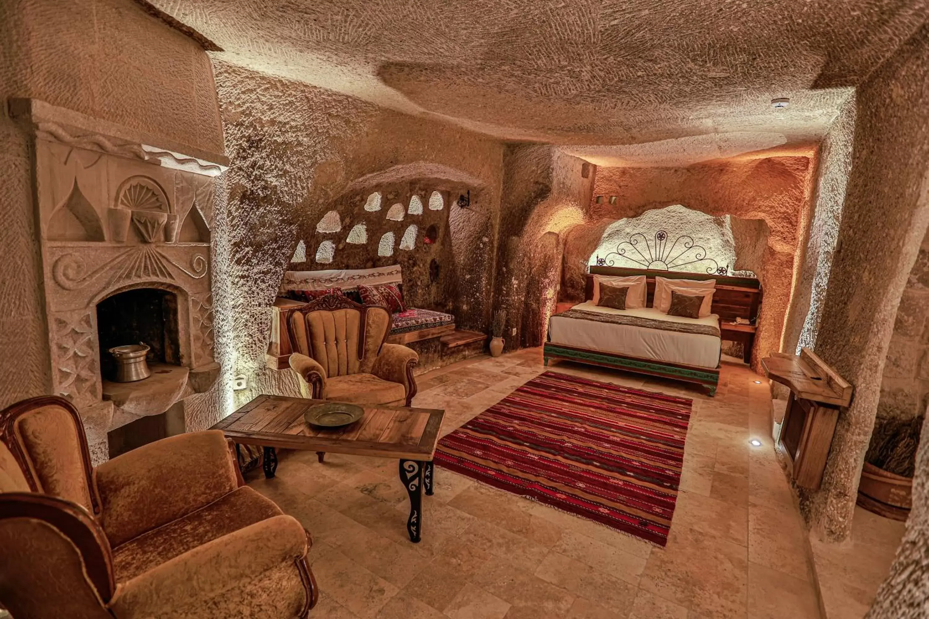Suite with Private Pool in Şah Saray Cave Suites Halal Hotel Suite with Private Pool in Şah Saray Cave Suites Halal Hotel