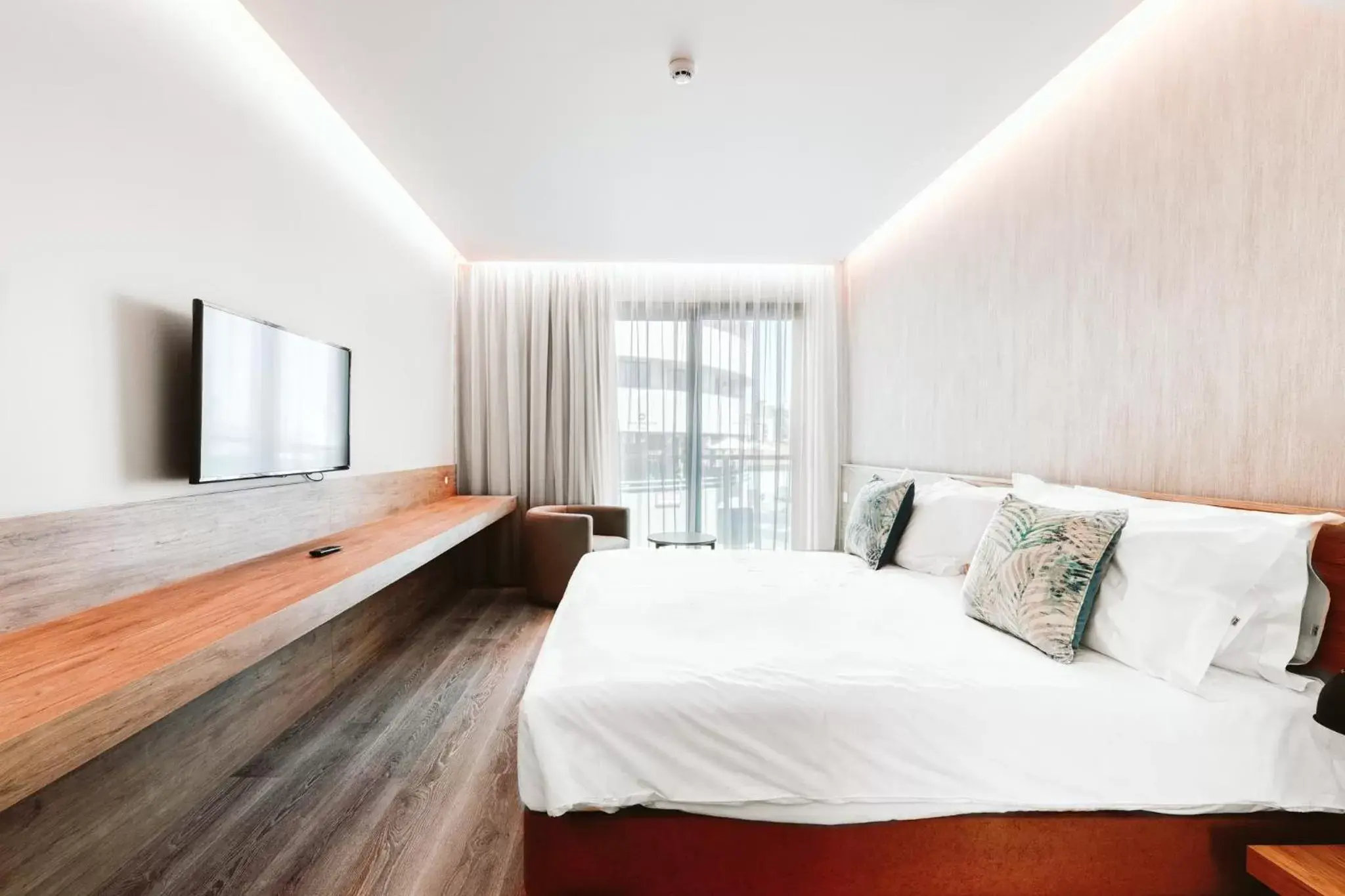 Deluxe Double Room in Vila Baleira Funchal Deluxe Double Room in Vila Baleira Funchal