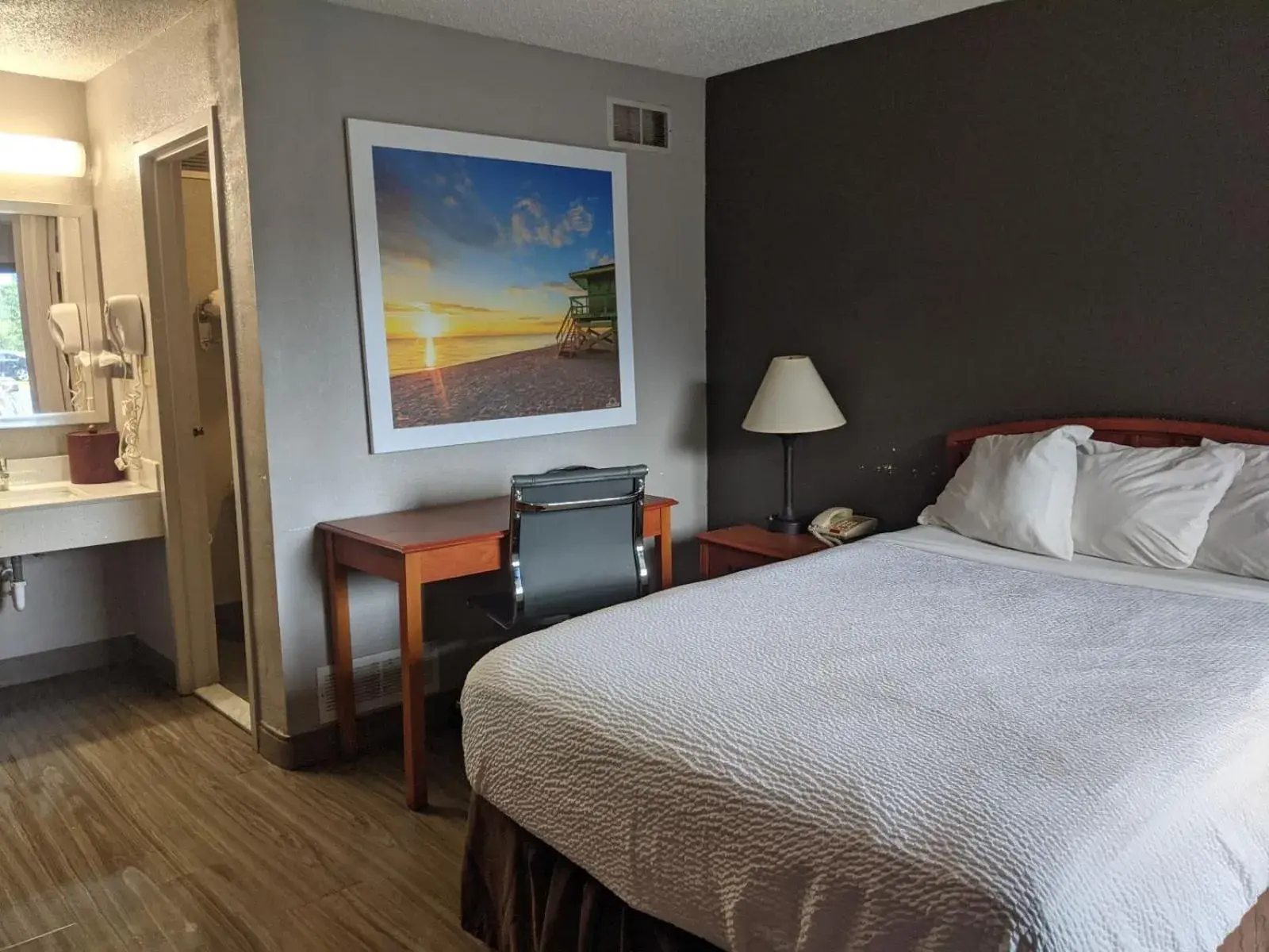 Double Room - Non-Smoking in Days Inn by Wyndham Wilson Double Room - Non-Smoking in Days Inn by Wyndham Wilson