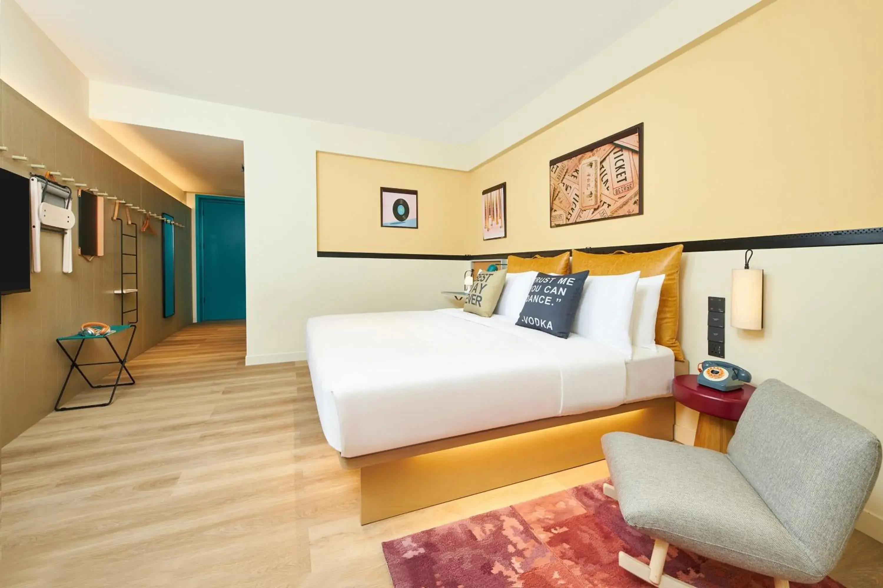 Cozy King Room in Moxy Xi'an Downtown Cozy King Room in Moxy Xi'an Downtown