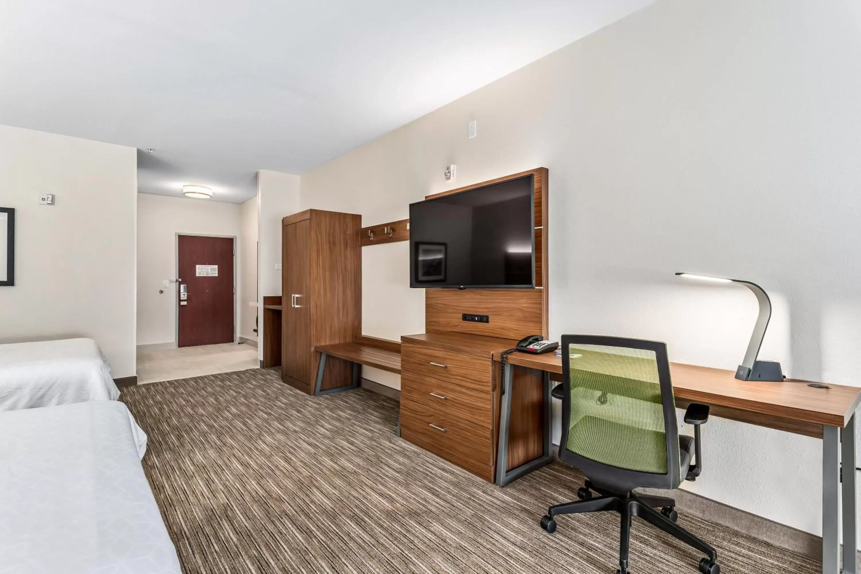 Deluxe Suite - Mobility Accessible - Non-Smoking in Holiday Inn Express & Suites Van Buren-Fort Smith Area, an IHG Hotel Deluxe Suite - Mobility Accessible - Non-Smoking in Holiday Inn Express & Suites Van Buren-Fort Smith Area, an IHG Hotel