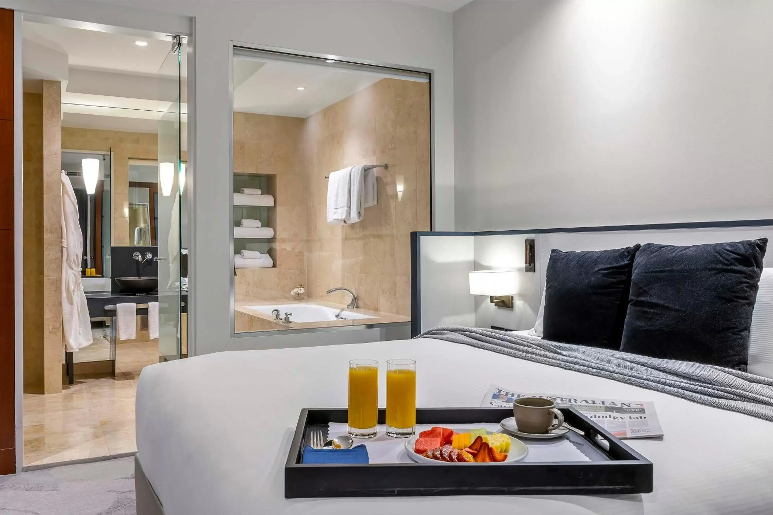 Peppers Premium King Deluxe Suite in Peppers Waymouth Hotel Peppers Premium King Deluxe Suite in Peppers Waymouth Hotel