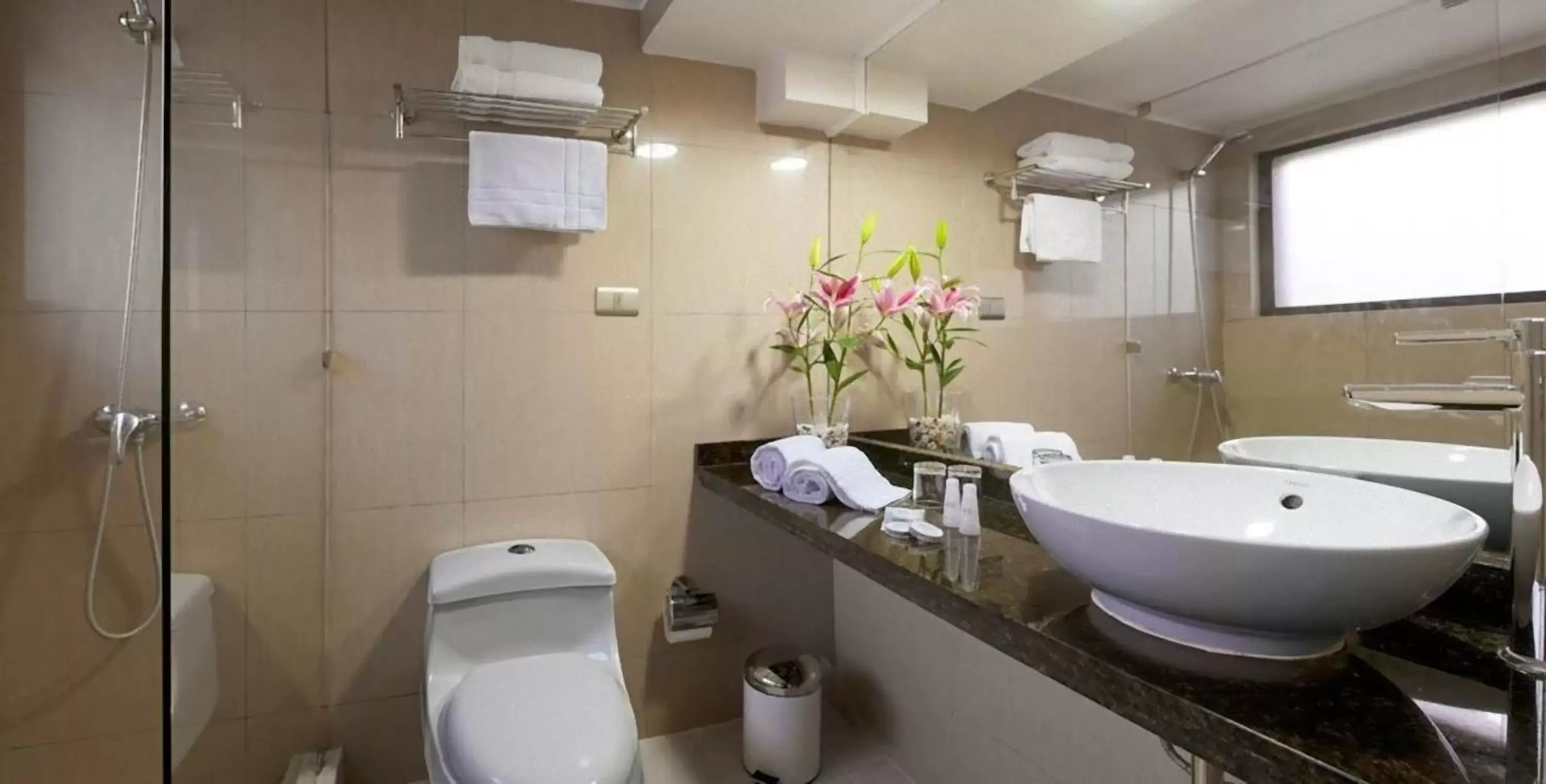 Queen Room in Hotel Diego de Velazquez Queen Room in Hotel Diego de Velazquez