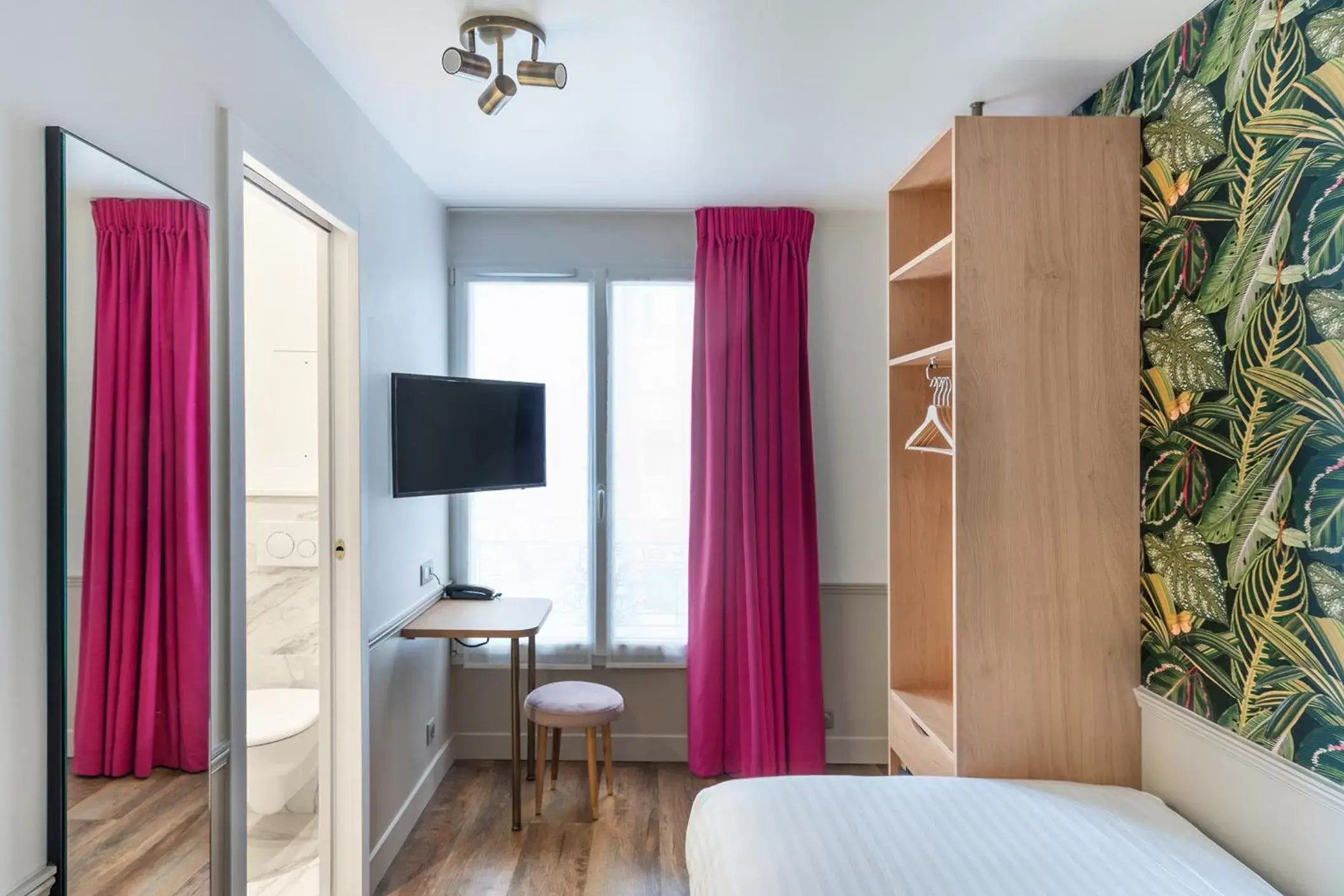 Standard Single Room - single occupancy in Hôtel 31 - Paris Tour Eiffel Standard Single Room - single occupancy in Hôtel 31 - Paris Tour Eiffel