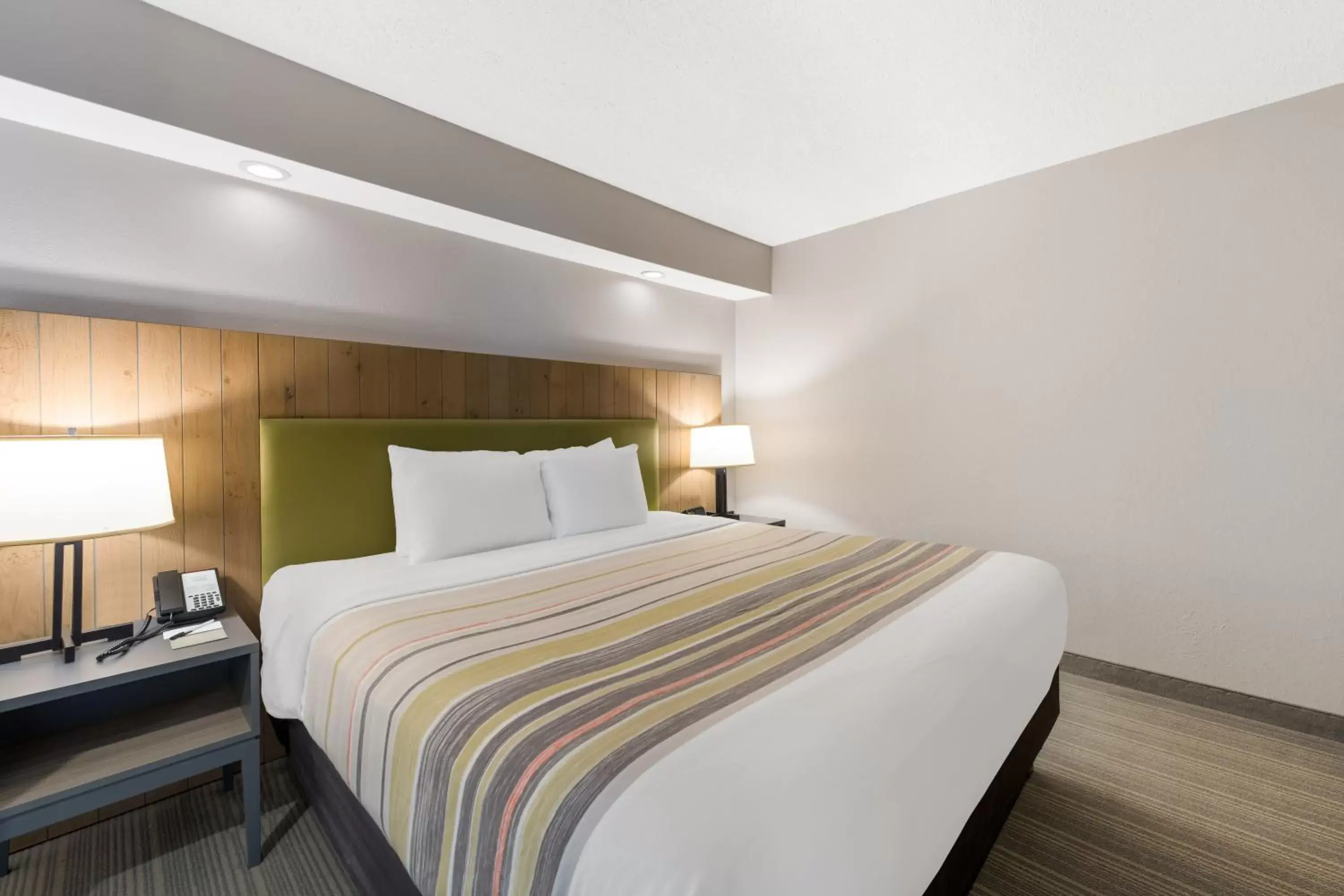 Studio King Suite with Jetted Tub - Non-Smoking in Country Inn & Suites by Radisson, Wichita East, KS Studio King Suite with Jetted Tub - Non-Smoking in Country Inn & Suites by Radisson, Wichita East, KS