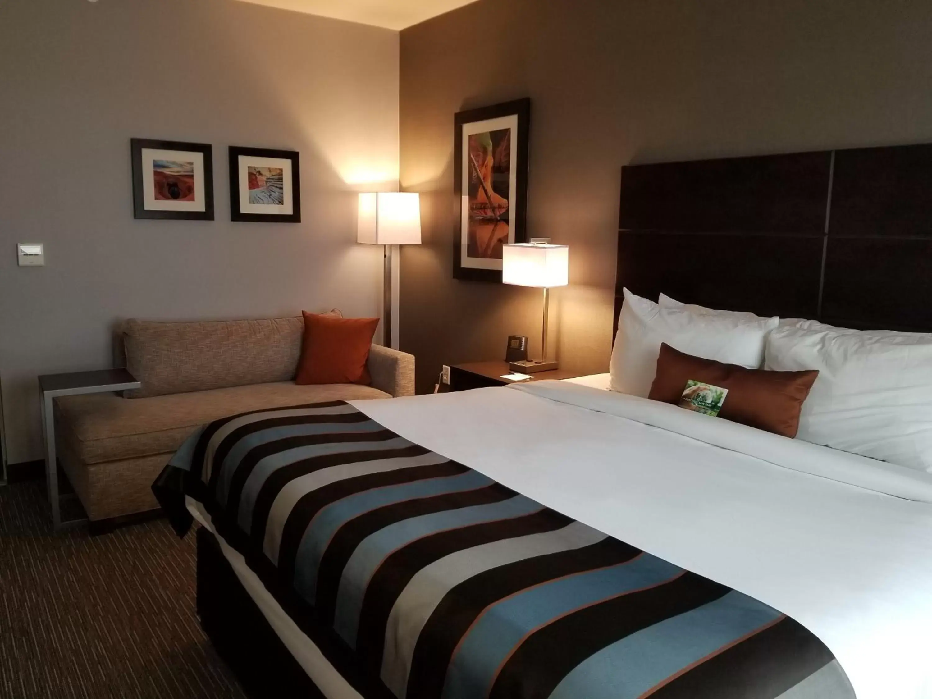 King Room with Sofa Bed - Non-Smoking in Wingate by Wyndham Hurricane Zion National Park King Room with Sofa Bed - Non-Smoking in Wingate by Wyndham Hurricane Zion National Park