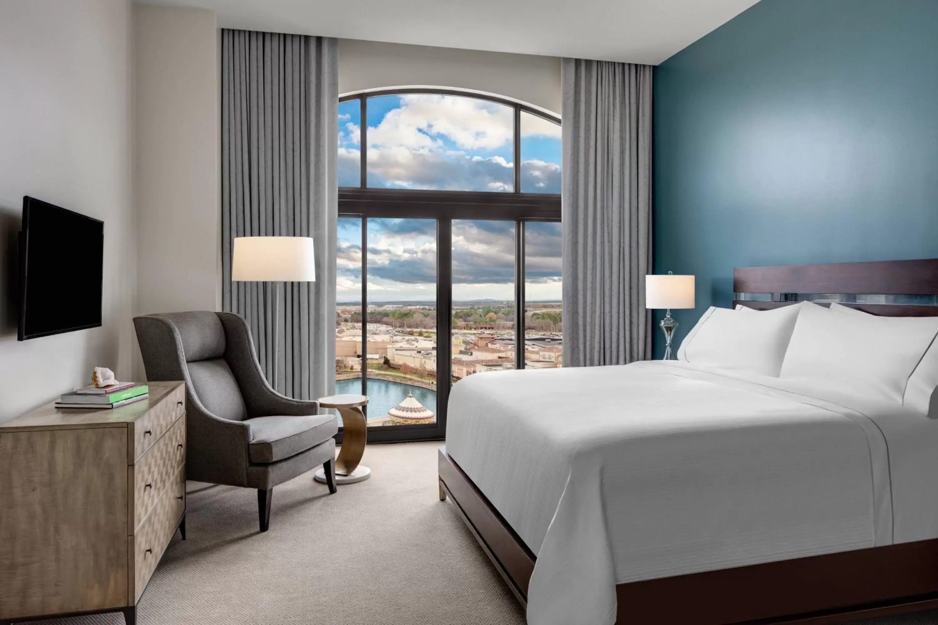 1 Bedroom Executive Suite, 1 King in Element Huntsville 1 Bedroom Executive Suite, 1 King in Element Huntsville