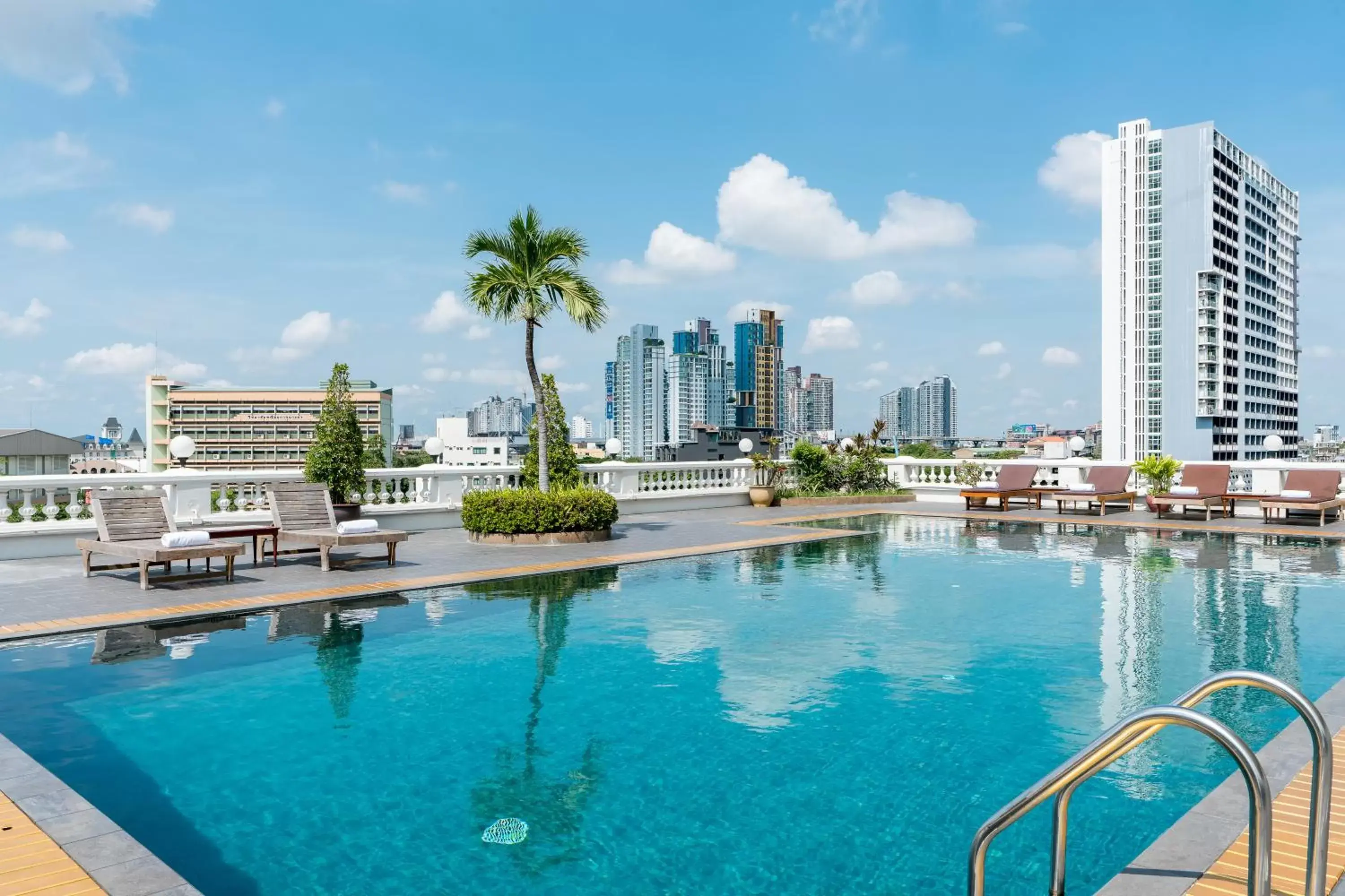 Niran Grand Hotel Niran Grand Hotel