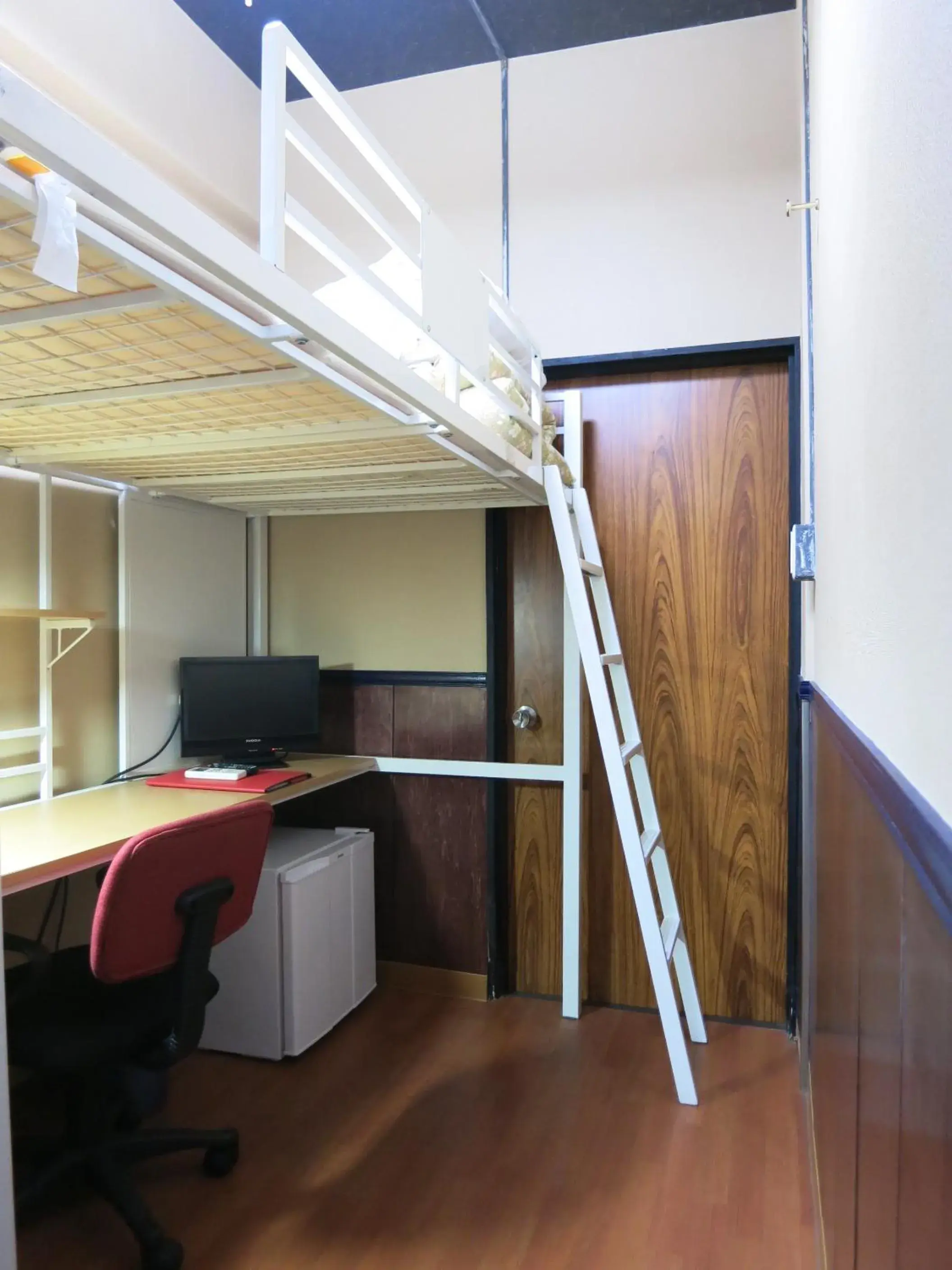 Single Bed in Male Dormitory Room in Yokohama Hostel Village Hayashi-Kaikan Single Bed in Male Dormitory Room in Yokohama Hostel Village Hayashi-Kaikan