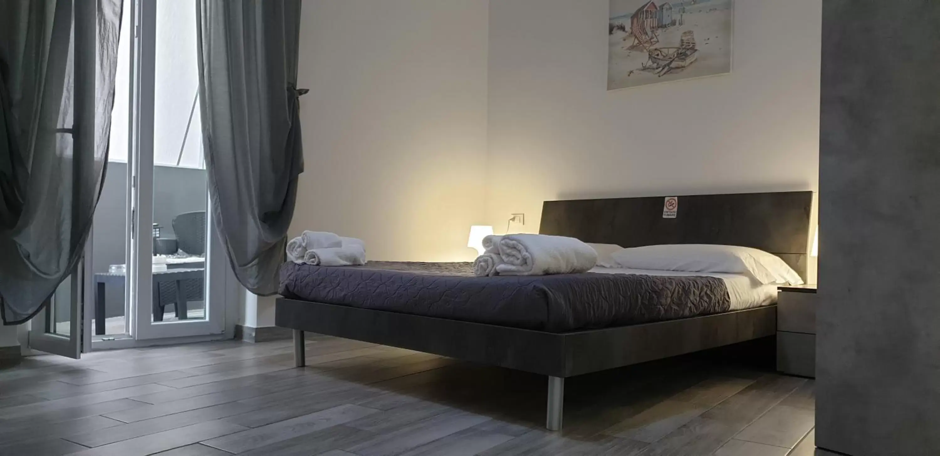 Deluxe Double Room with Balcony in UN PASSO DAL MARE bed&breakfast San Salvo Marina Deluxe Double Room with Balcony in UN PASSO DAL MARE bed&breakfast San Salvo Marina