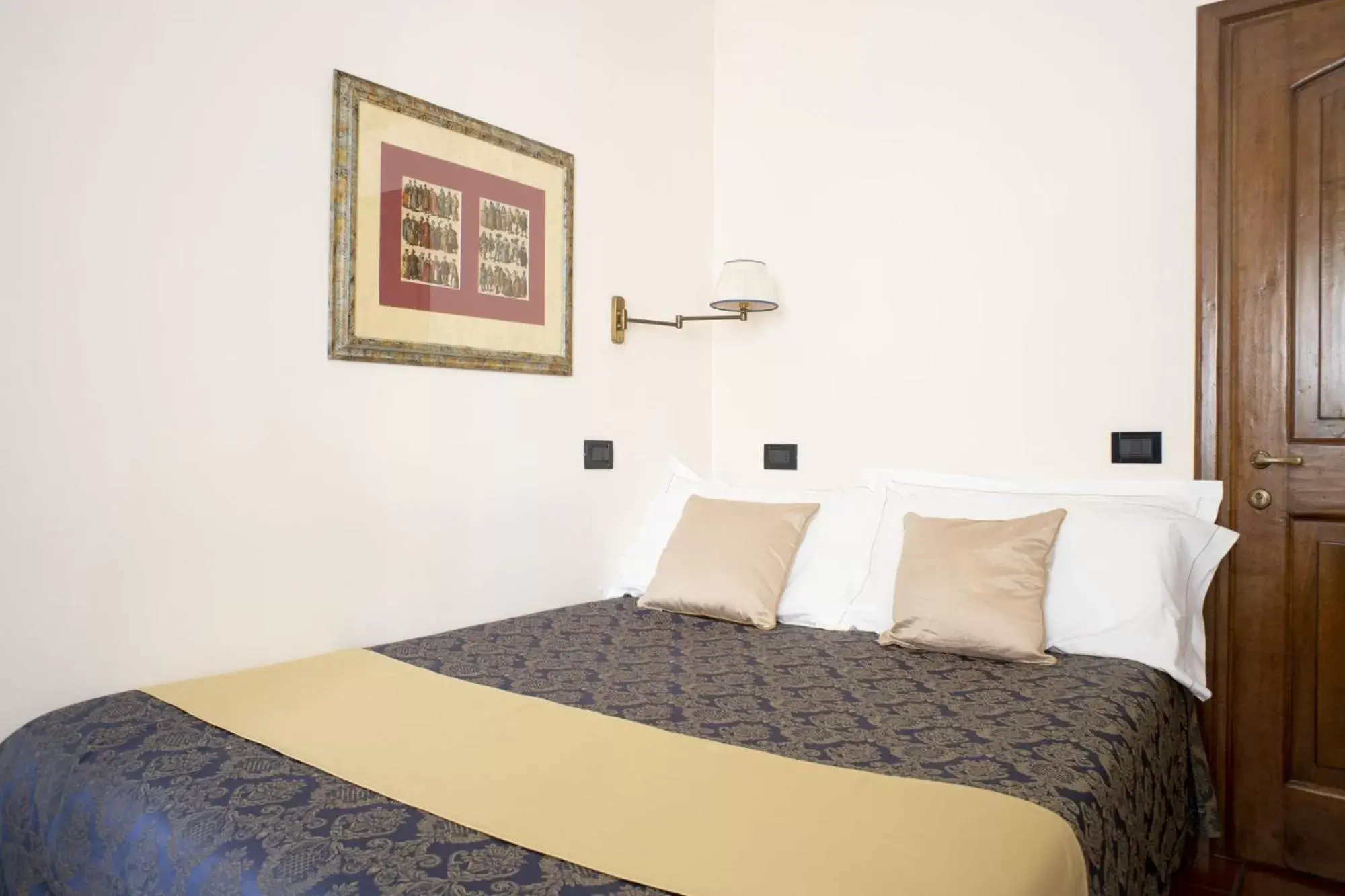 Small Double Room in B&B Le Cannelle FIESOLE Small Double Room in B&B Le Cannelle FIESOLE