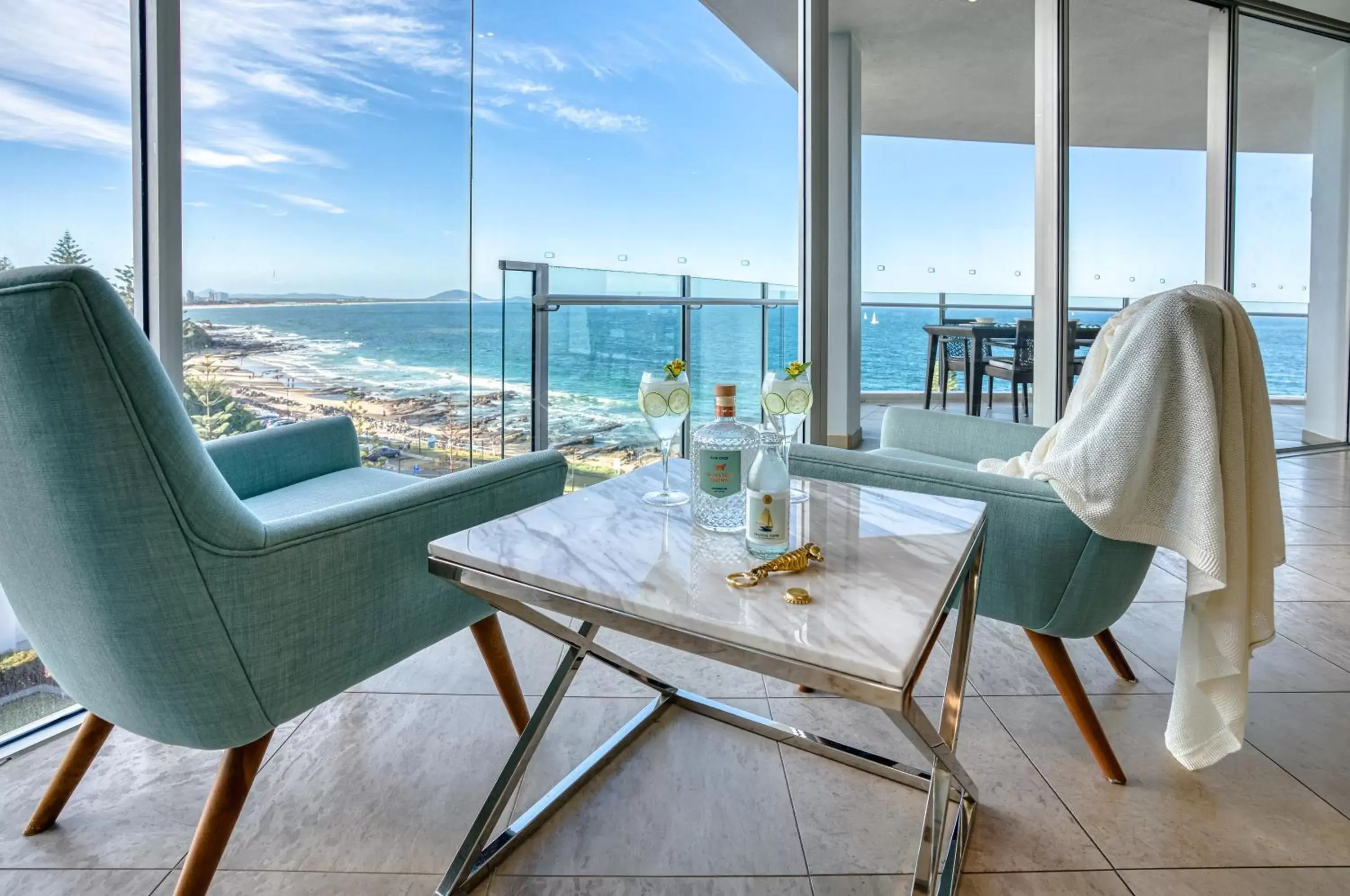 Three-Bedroom Deluxe Suite with Ocean View in Oceans Mooloolaba Three-Bedroom Deluxe Suite with Ocean View in Oceans Mooloolaba