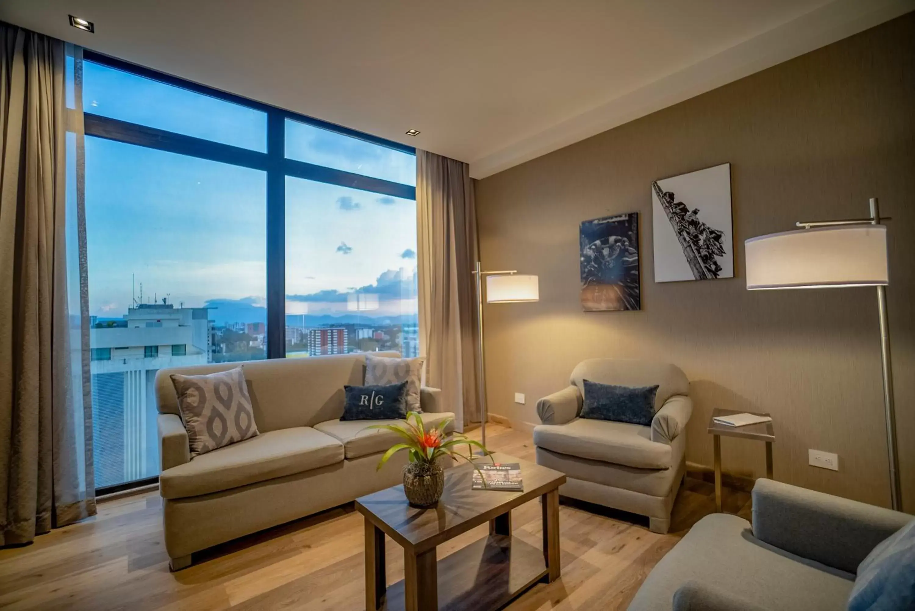 One-Bedroom Business Suite with Two Queen Beds, Non-Smoking in Wyndham Garden Guatemala City One-Bedroom Business Suite with Two Queen Beds, Non-Smoking in Wyndham Garden Guatemala City