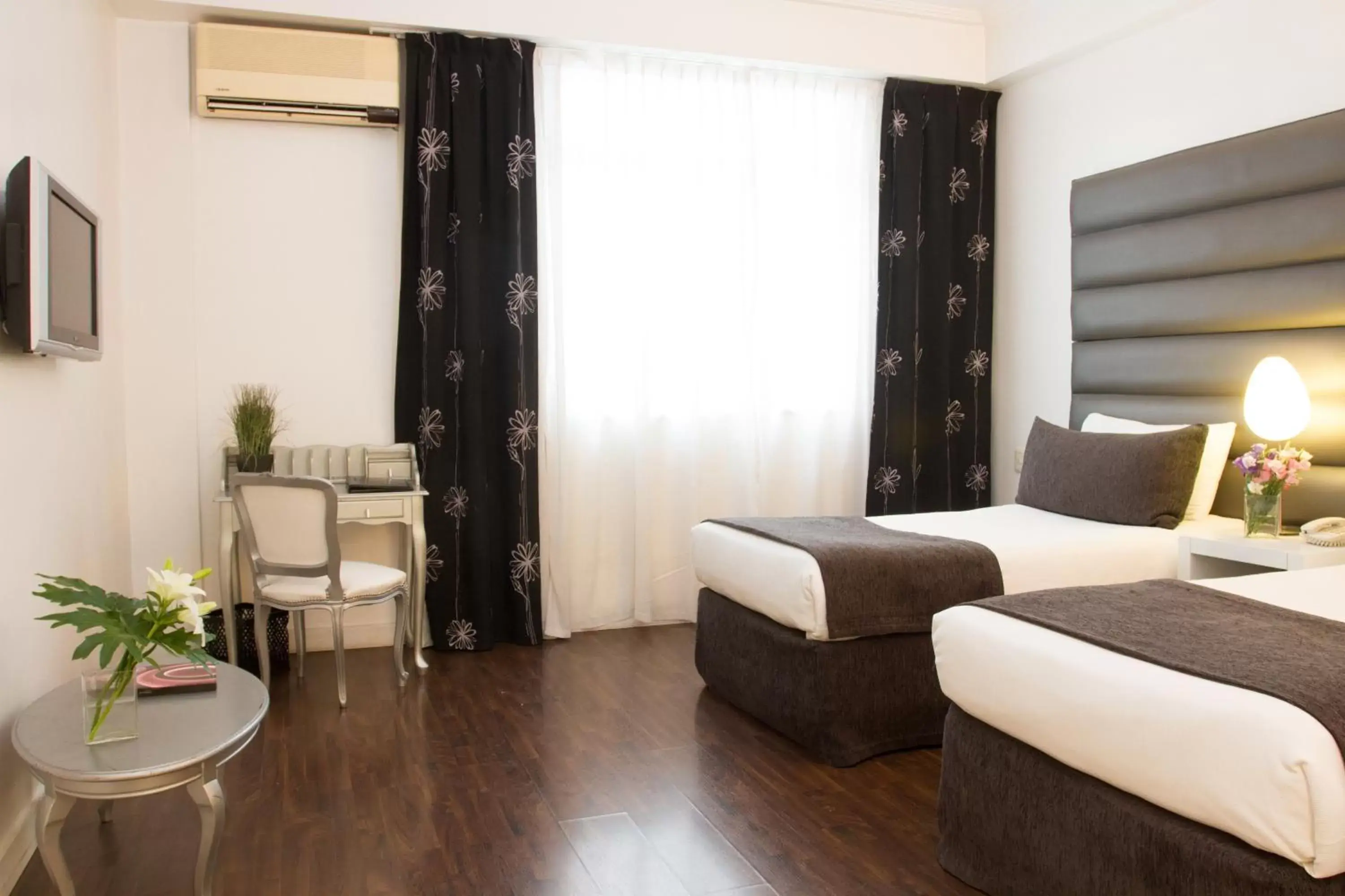 Standard Twin Room in Le Cinque Lusso Recoleta Standard Twin Room in Le Cinque Lusso Recoleta