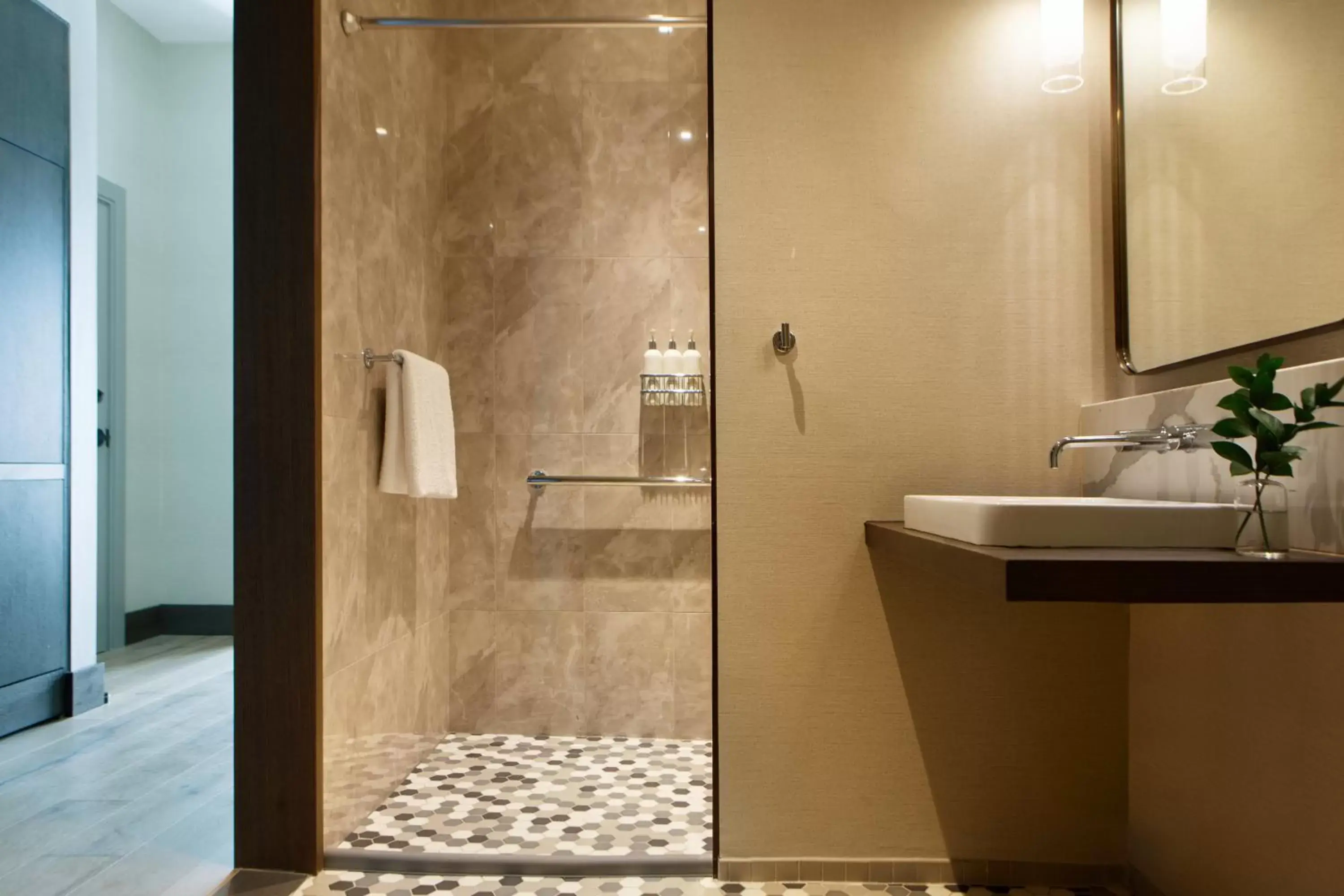 King Room with Mobility Accessible Roll-In Shower - Non-Smoking in Kimpton Hotel Arras by IHG King Room with Mobility Accessible Roll-In Shower - Non-Smoking in Kimpton Hotel Arras by IHG