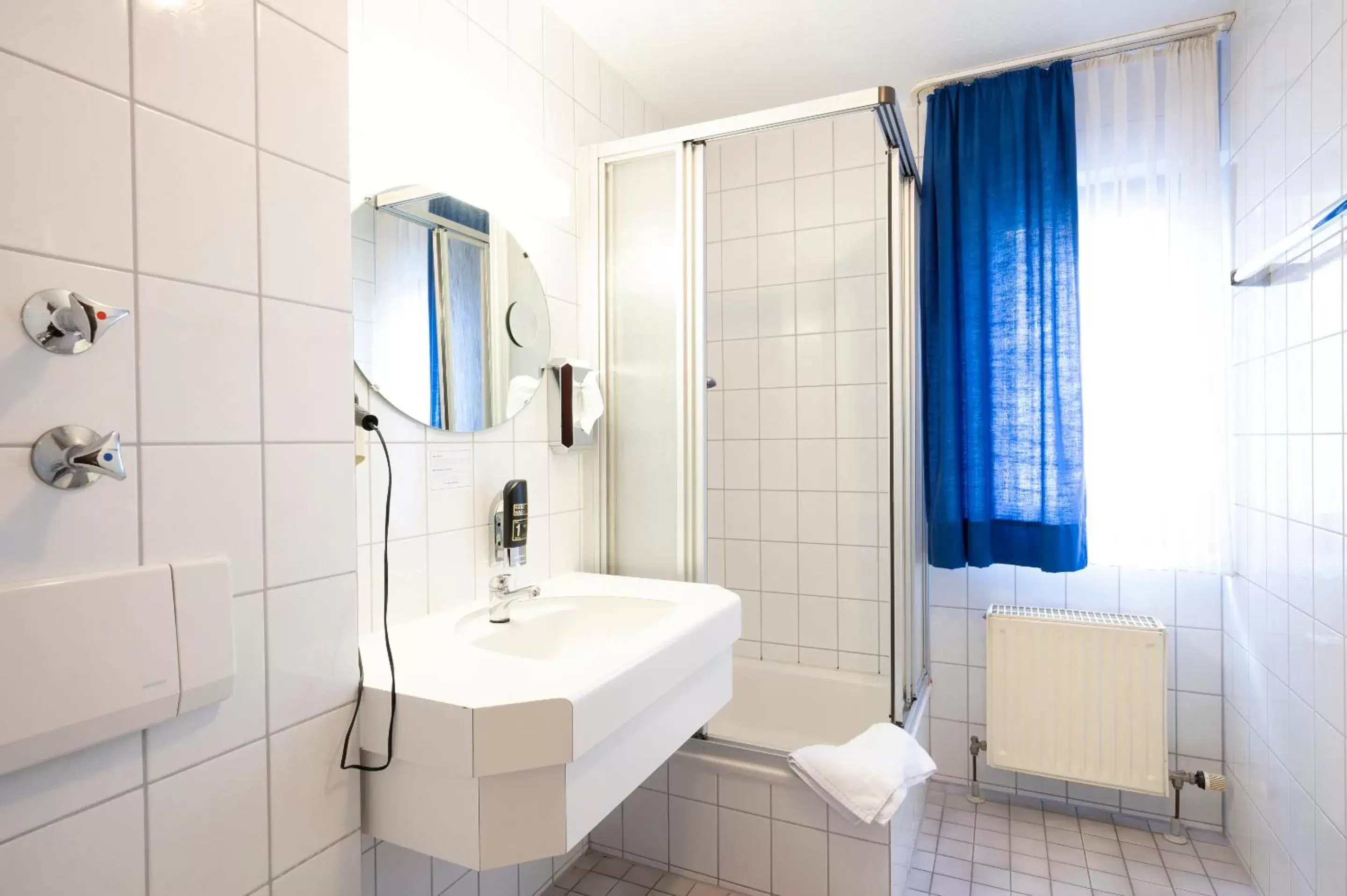 Double Room with Balcony in Hotel Astoria am Urachplatz Double Room with Balcony in Hotel Astoria am Urachplatz