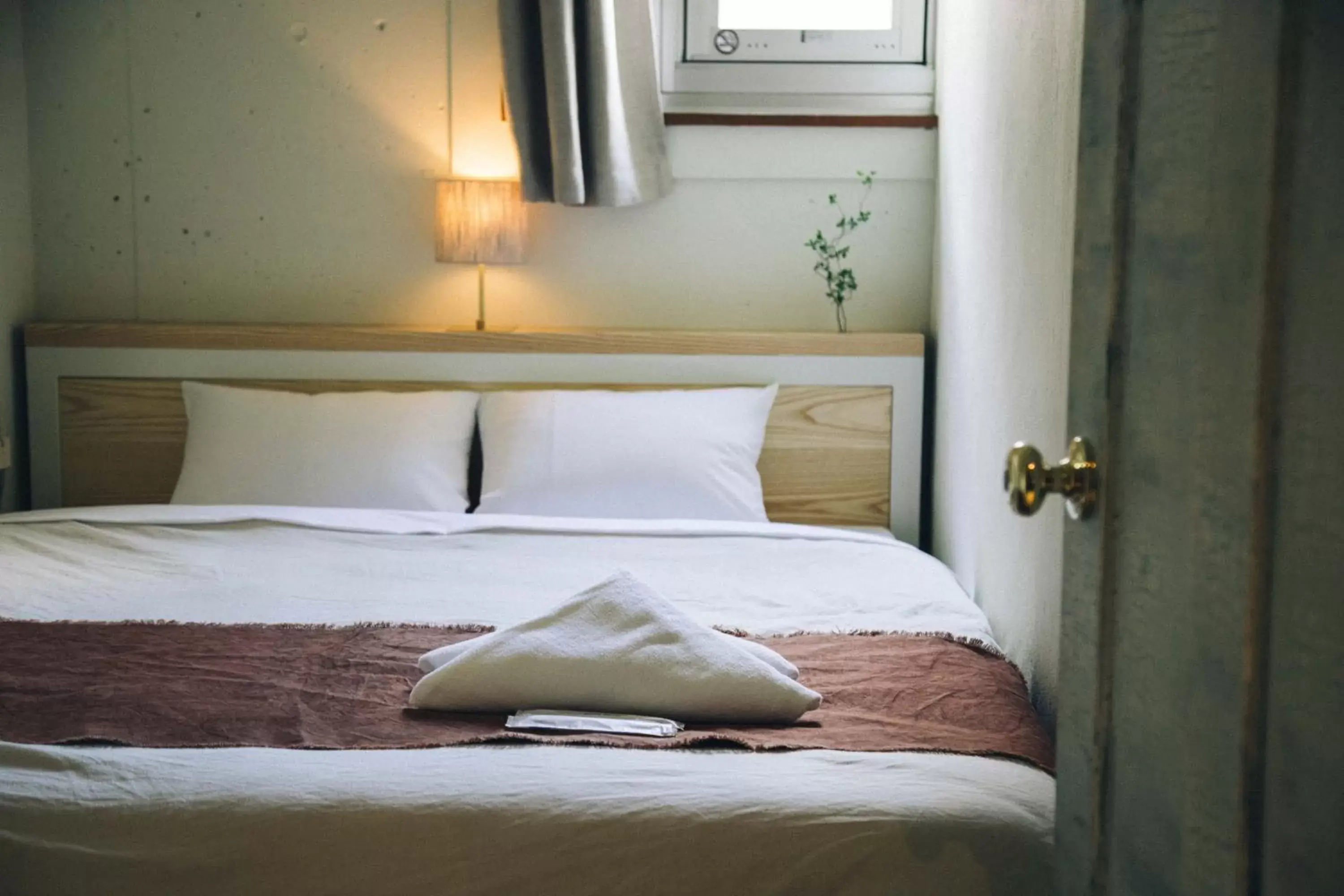 Economy Double Room in Nui. Hostel & Bar Lounge Economy Double Room in Nui. Hostel & Bar Lounge