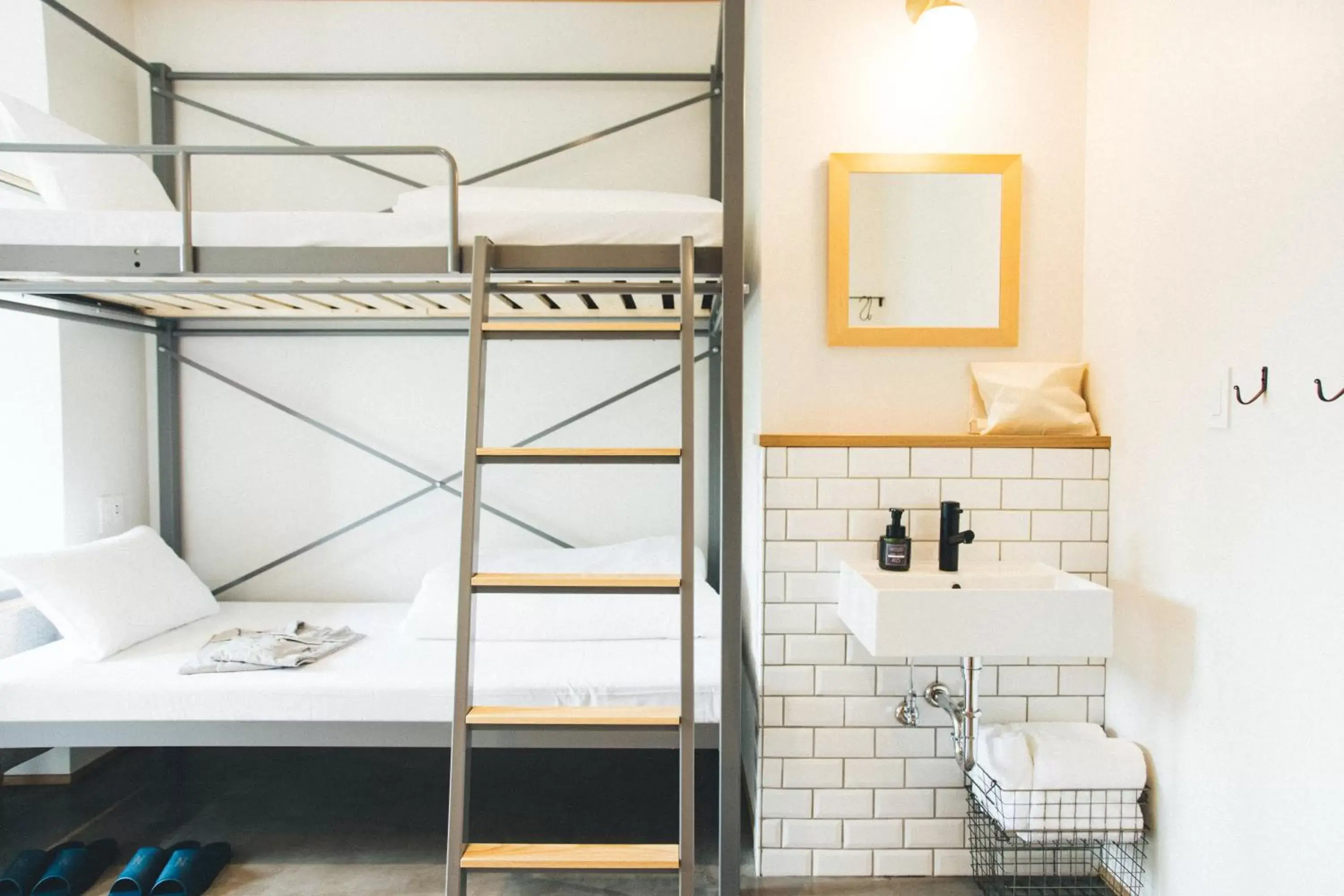 Twin room with Bunk Bed with Shared Bathroom in Hotel Noum OSAKA Twin room with Bunk Bed with Shared Bathroom in Hotel Noum OSAKA