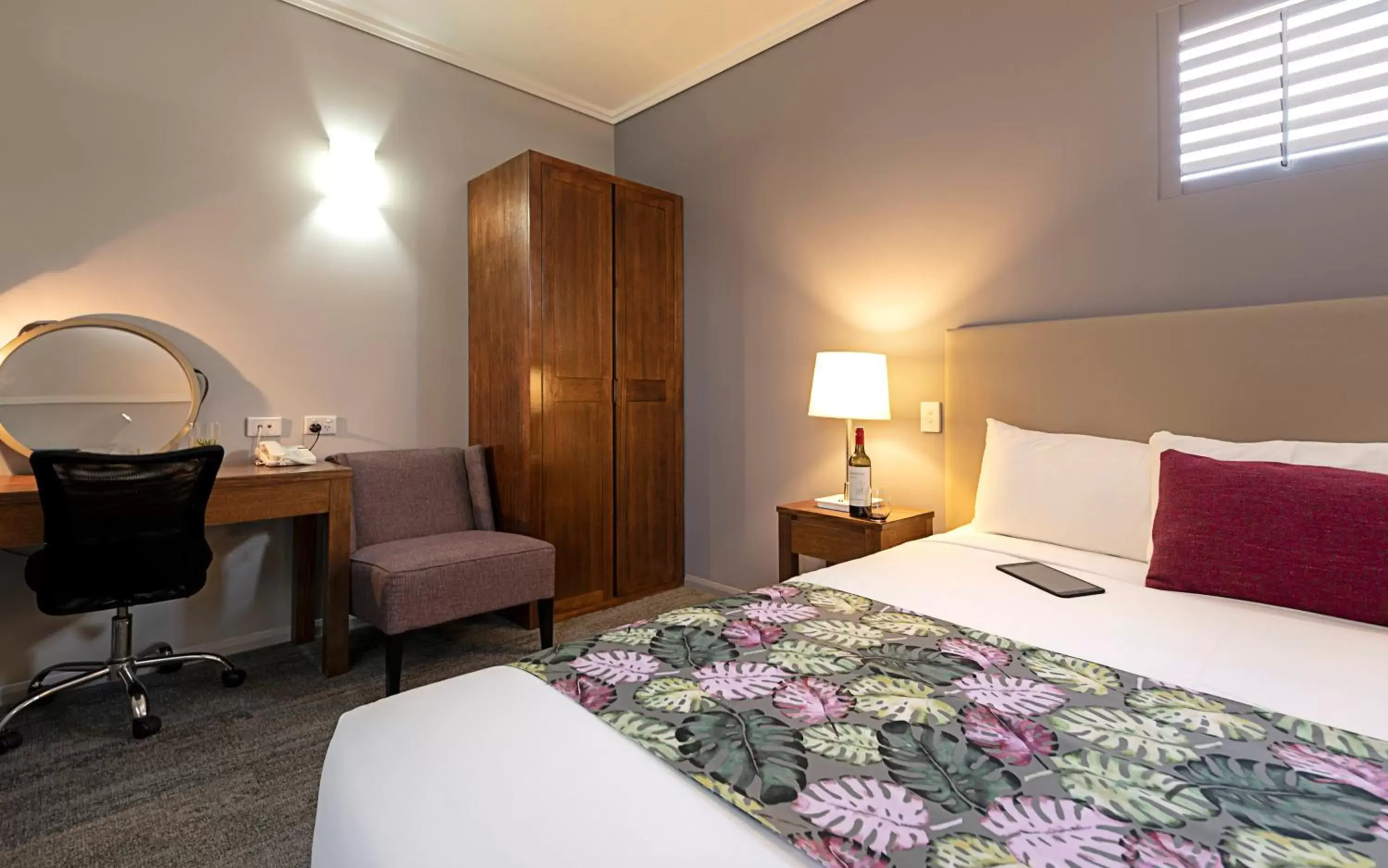 Interconnecting Suite in Coachmans Inn Warwick Interconnecting Suite in Coachmans Inn Warwick